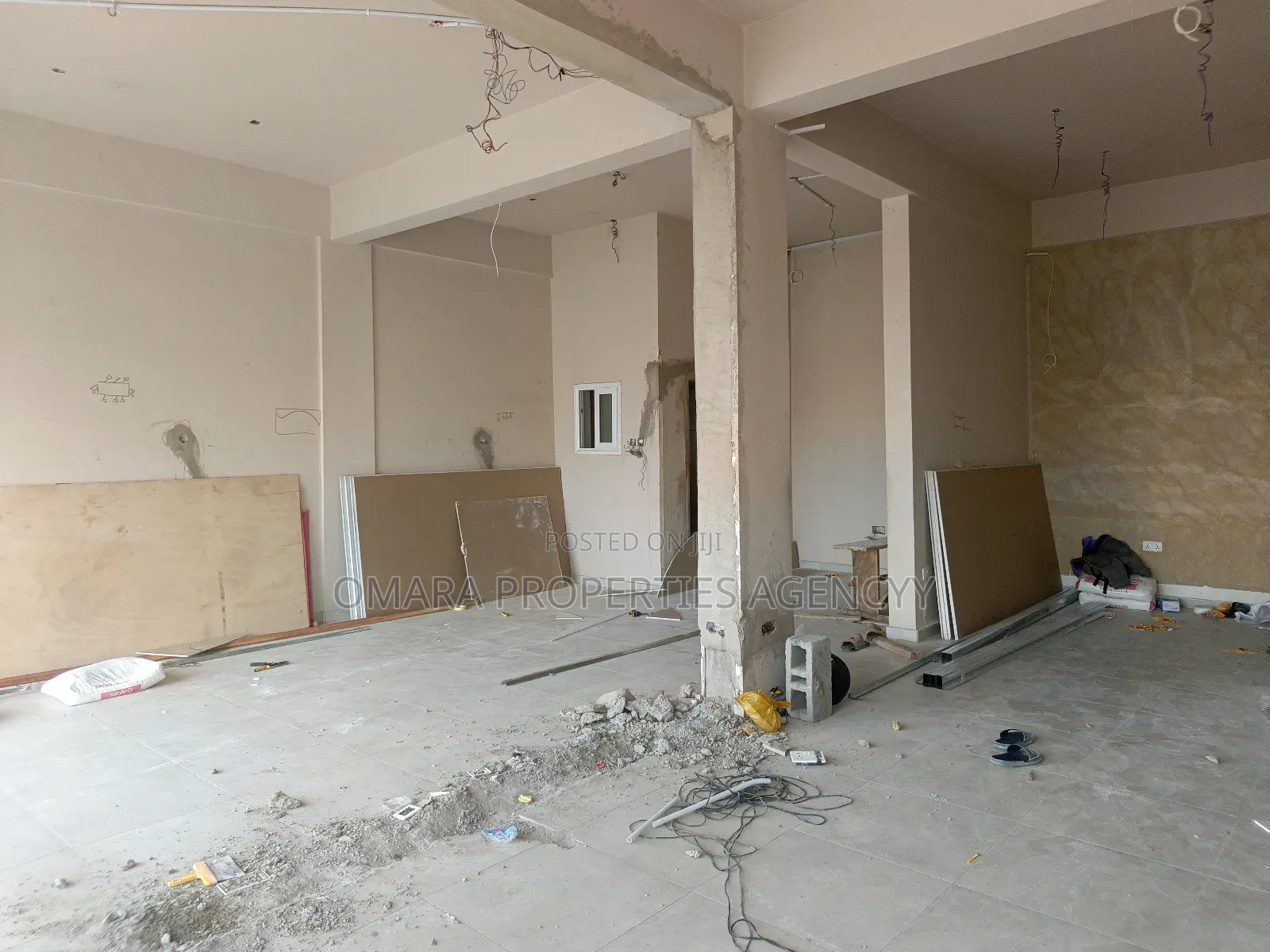 Spacious Shop Available for Rent