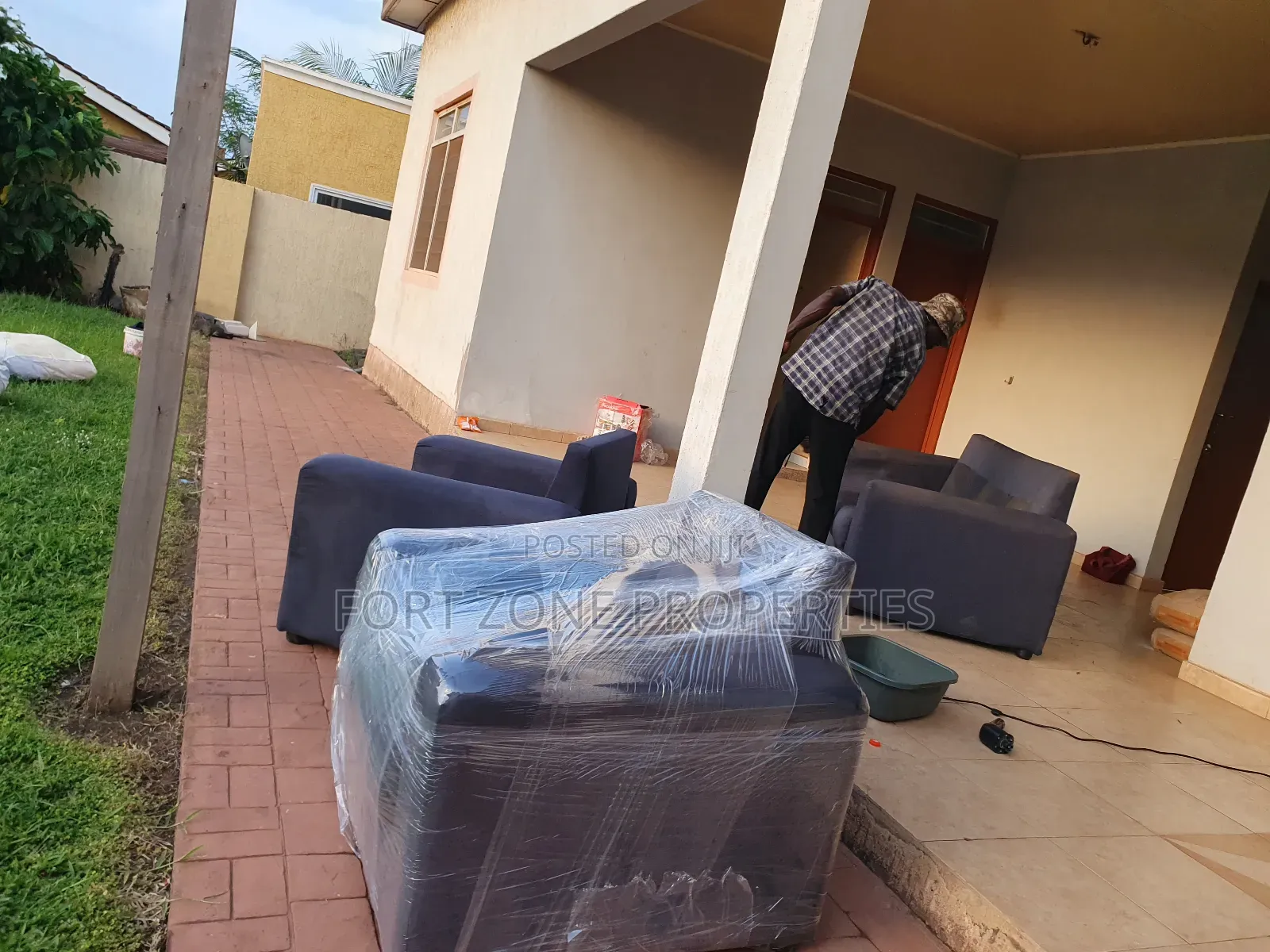 Sofa,Couch Cleaning and Packaging Services With Cleantex