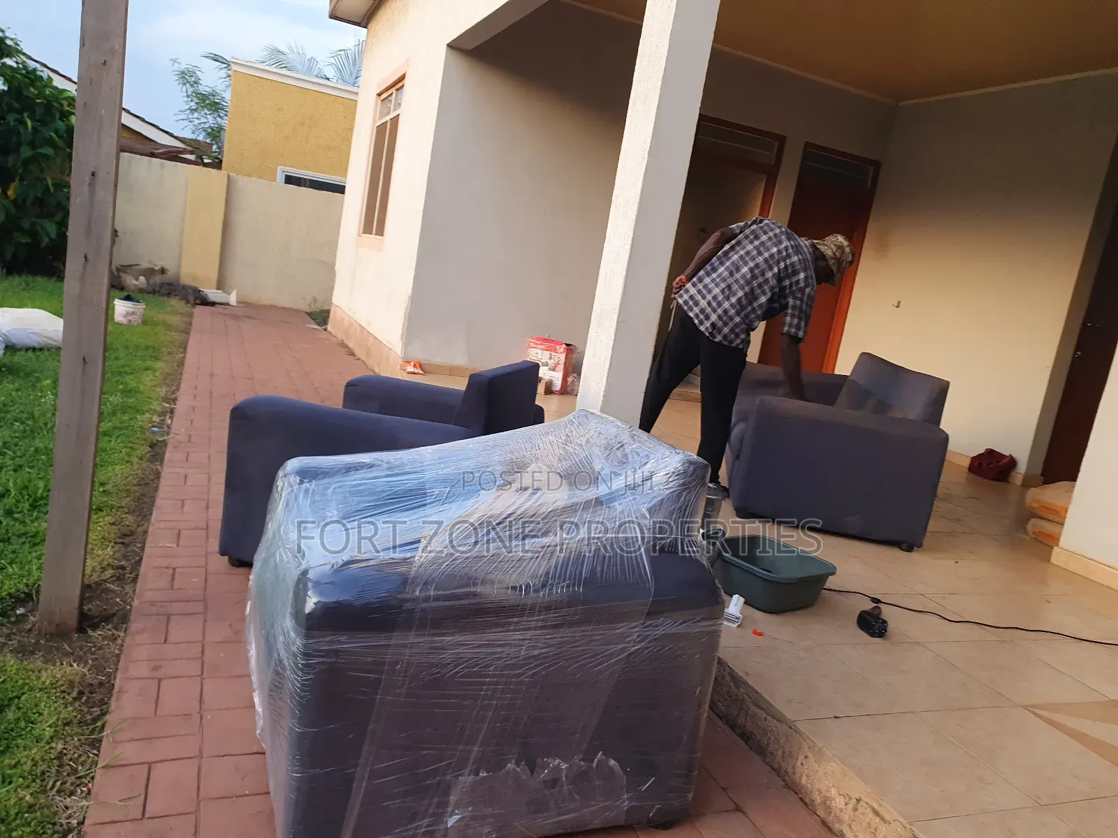 Sofa,Couch Cleaning and Packaging Services With Cleantex
