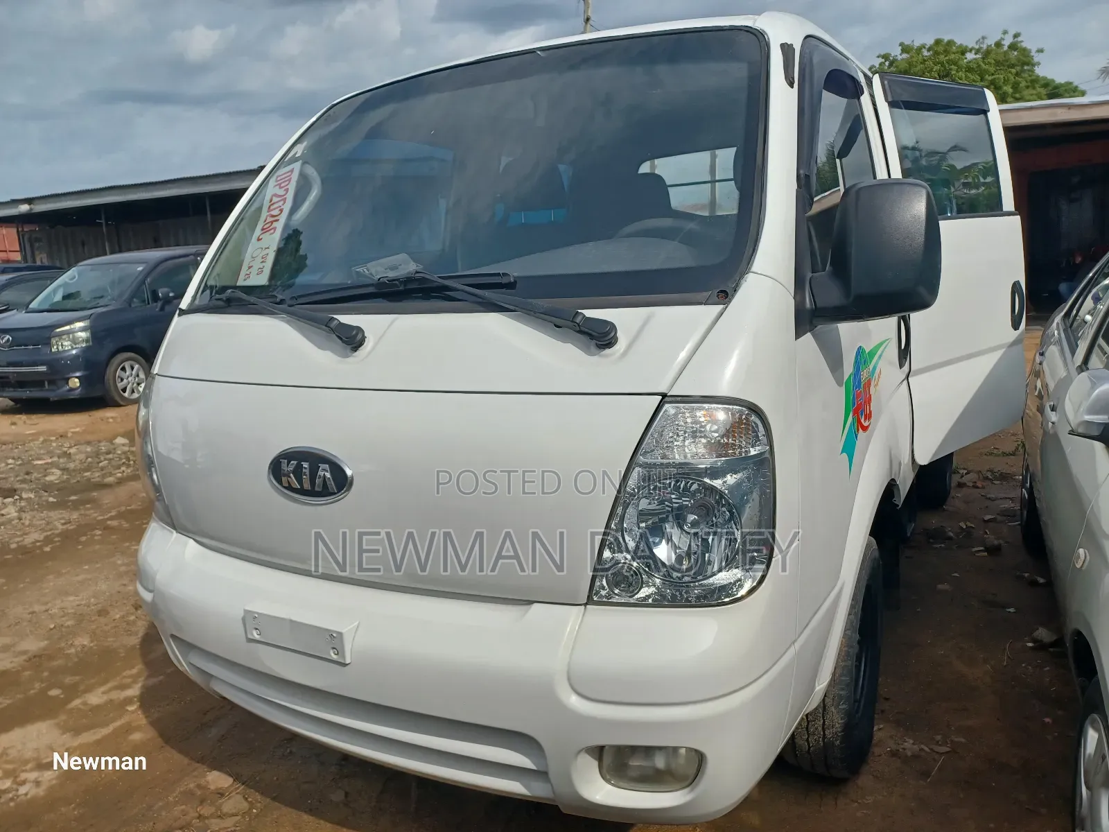 Bongo Double Cabin White