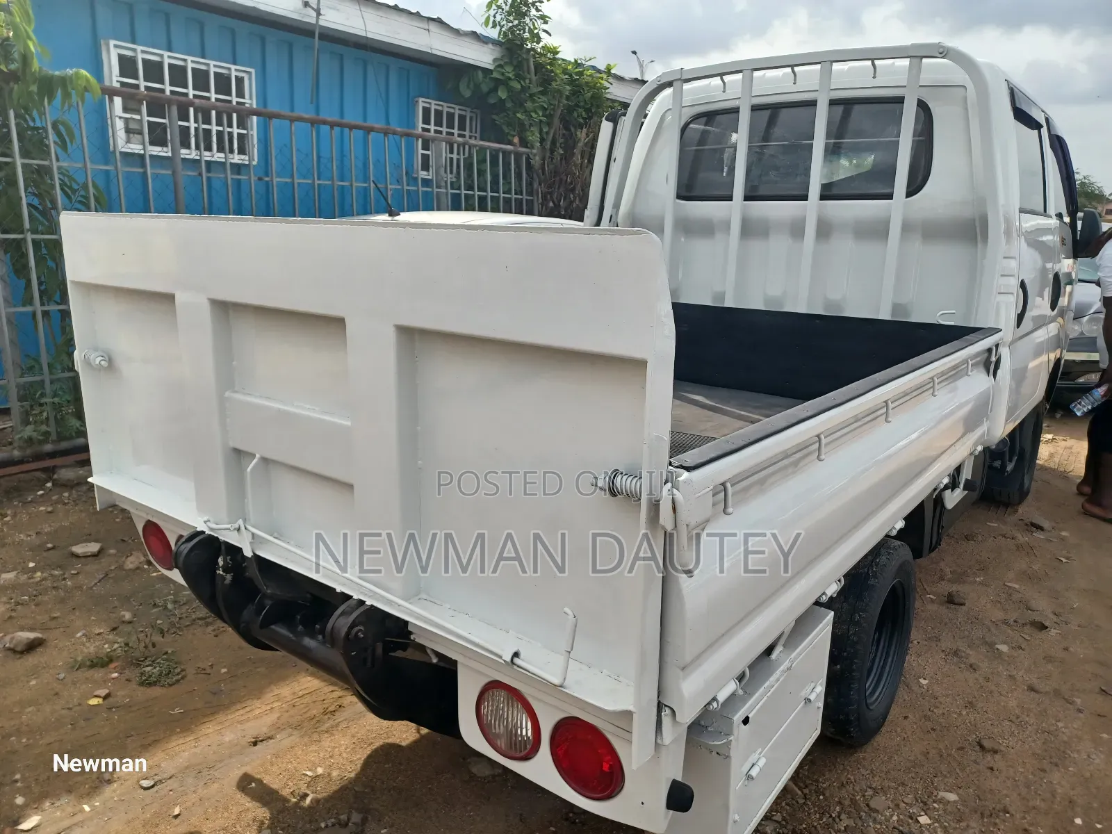 Bongo Double Cabin White