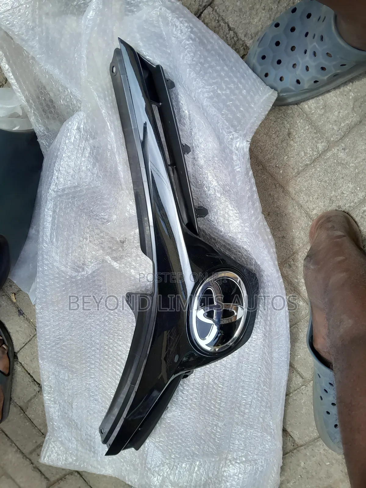 Toyota Rav4 2016,2017,2018,2019 Top Grille/Front Shell