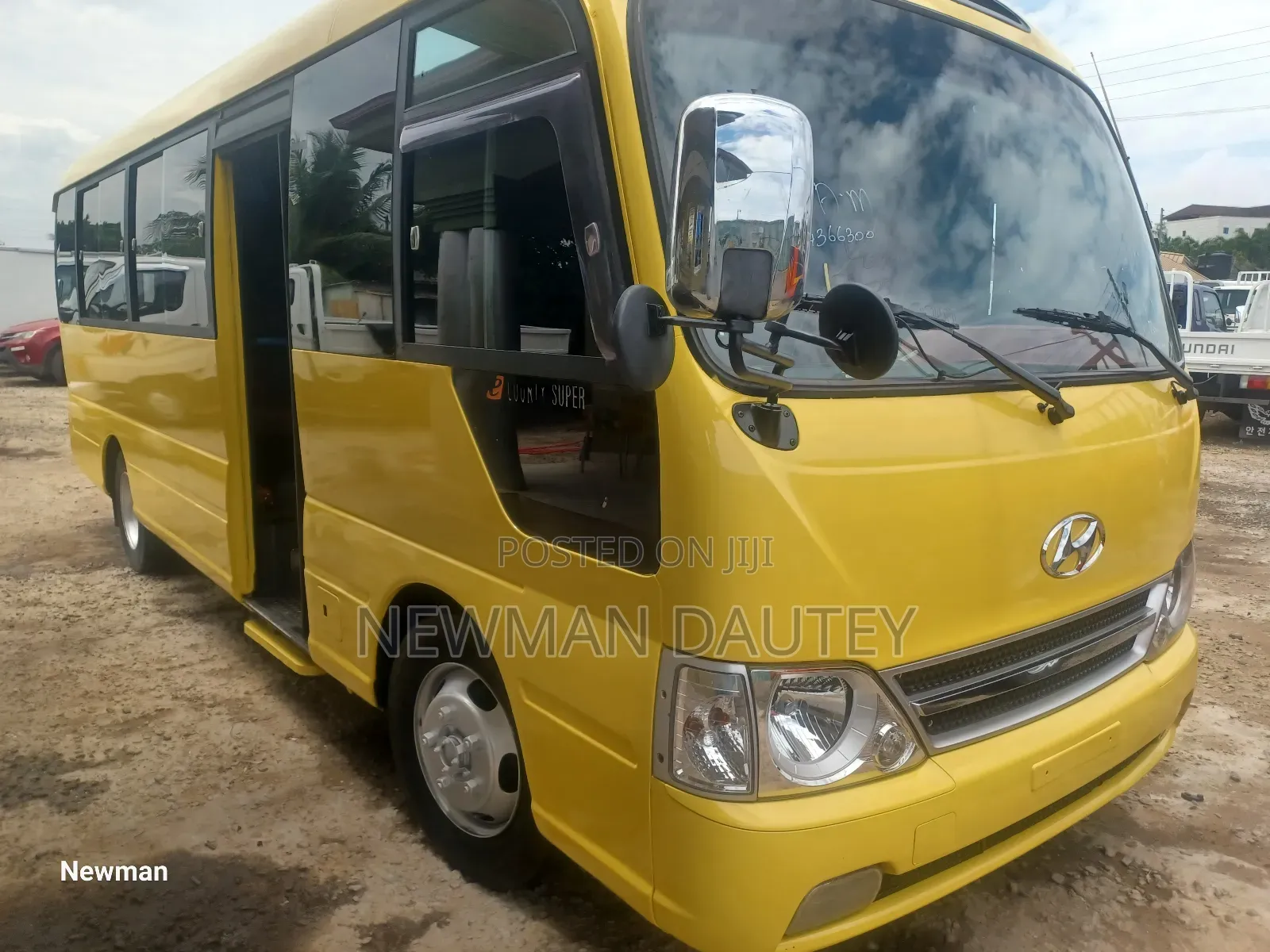 Hyundai County 2014 Yellow
