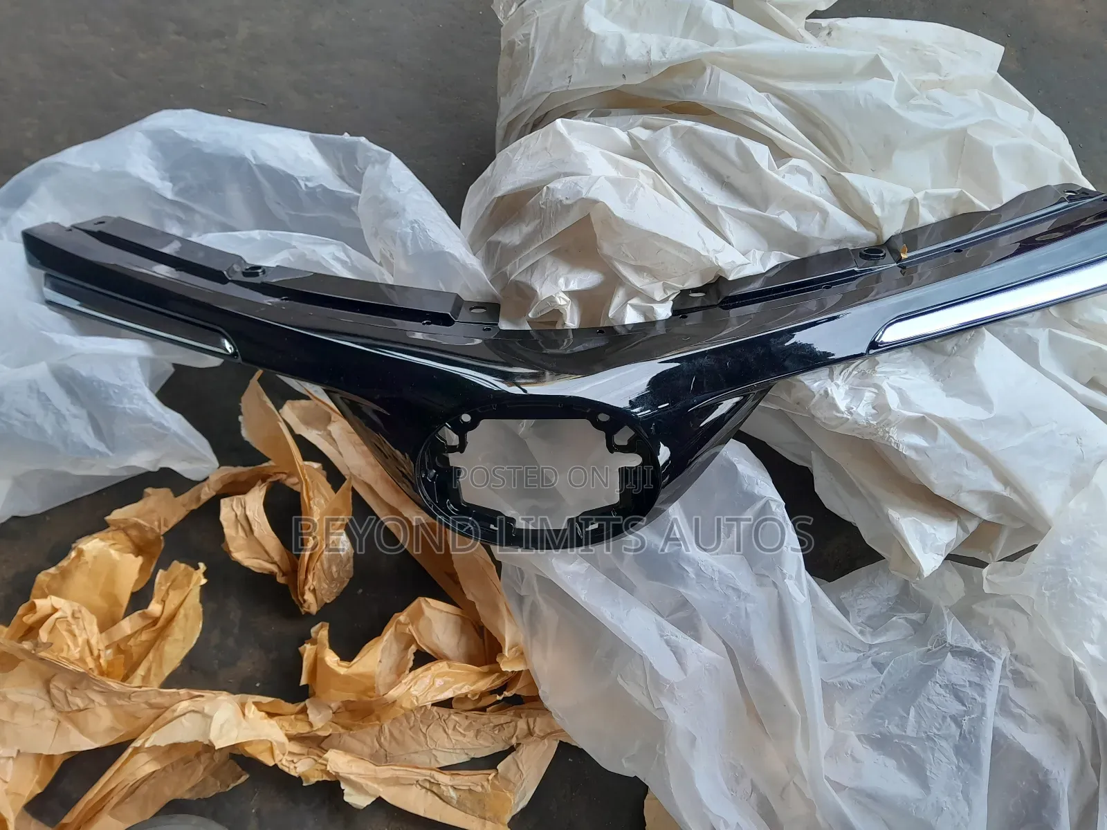 Toyota Rav4 2016,2017,2018,2019 Top Grille/Shell