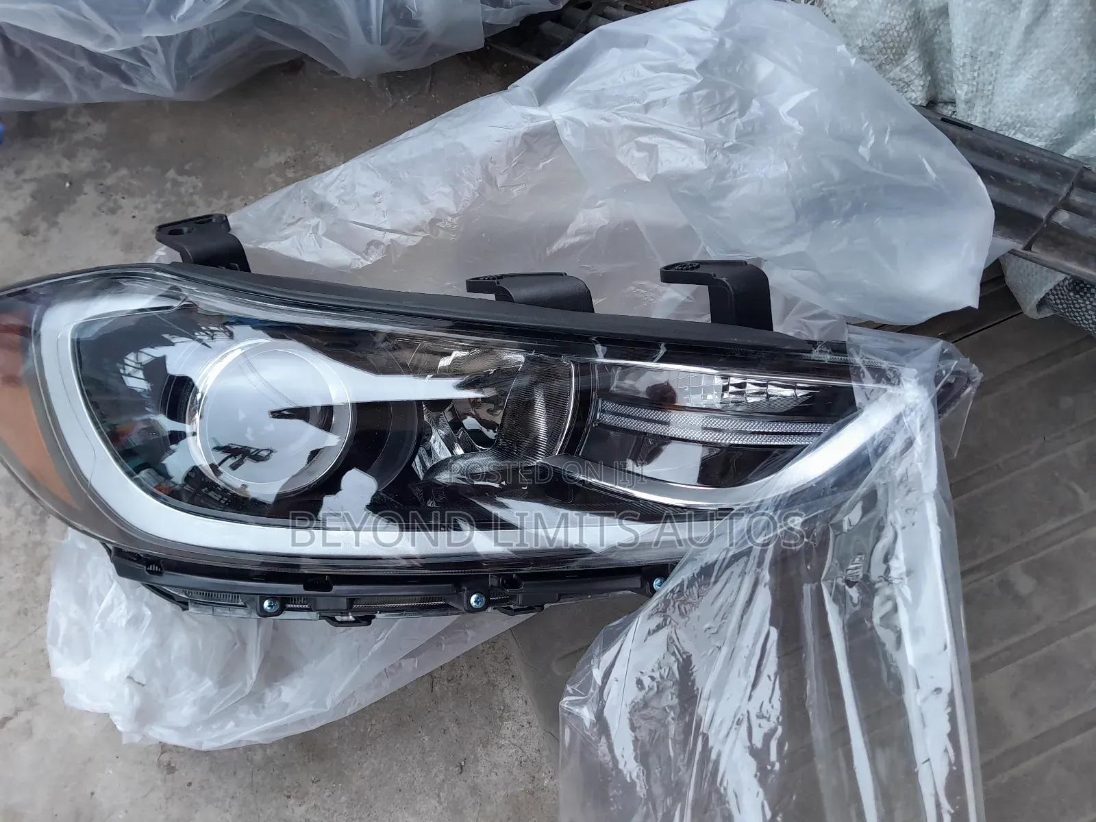 Hyundai Elantra 2017,2018 Headlight/Headlamp