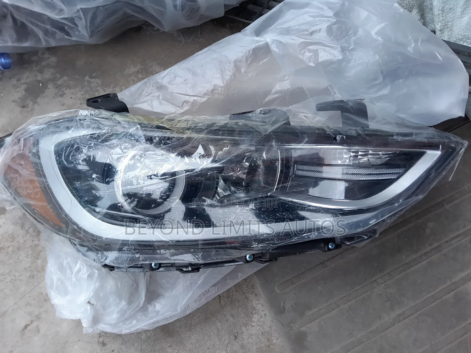 Hyundai Elantra 2017,2018 Headlight/Headlamp