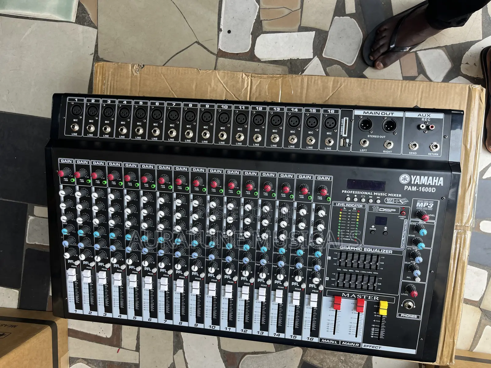Yamaha Powered Mixer 16-Channel