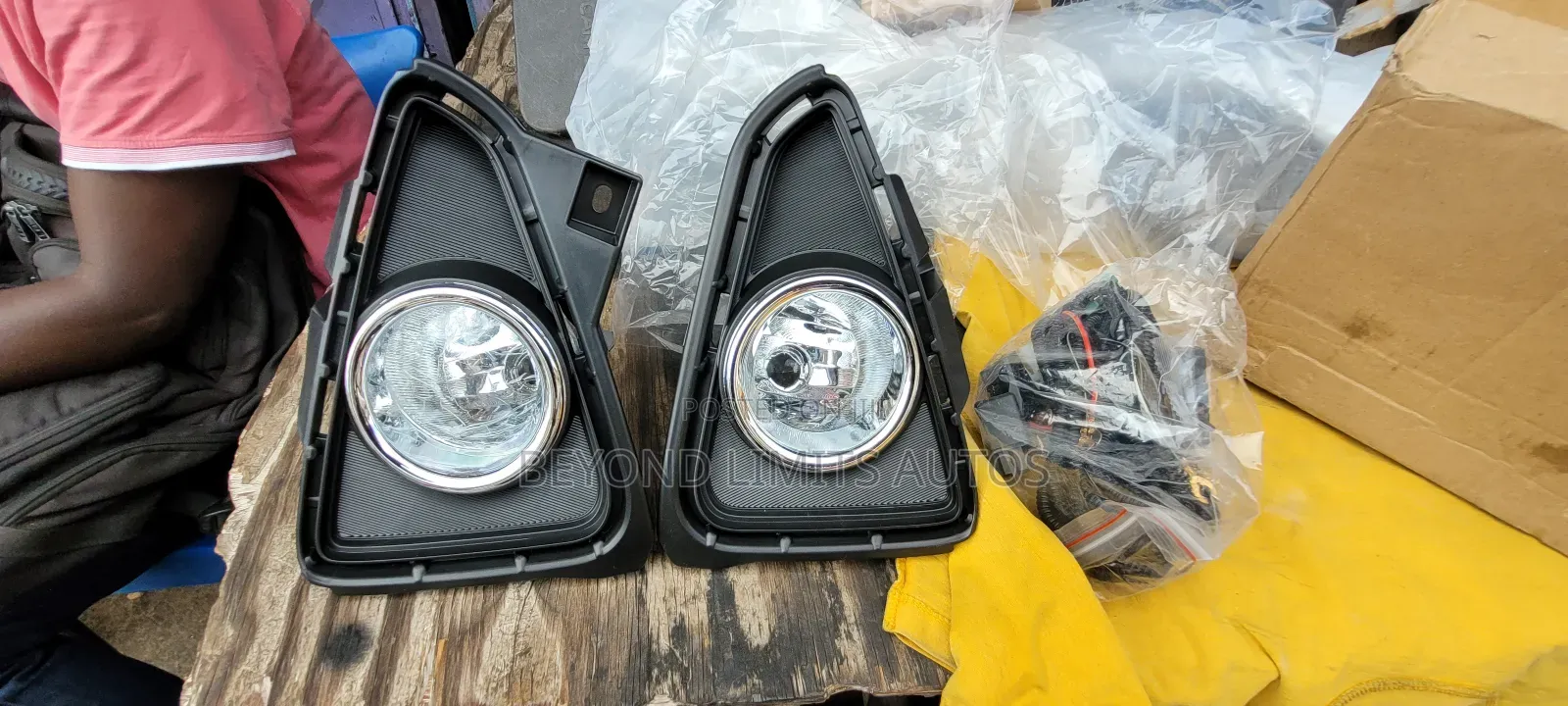Toyota Rav4 2016,2017,2018 Complete Fog Lights and Cover