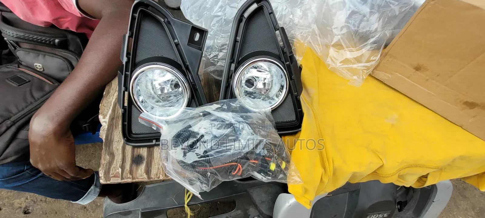 Toyota Rav4 2016,2017,2018 Complete Fog Lights and Cover