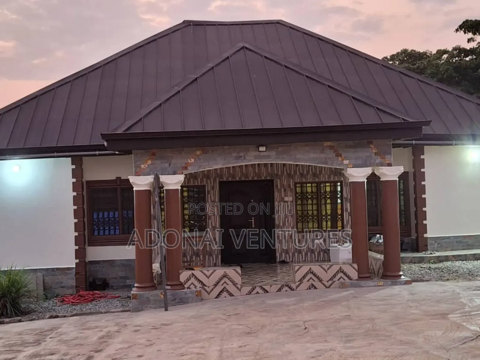 3bdrm House in Ejisu Kropa, Kumasi Metropolitan for sale