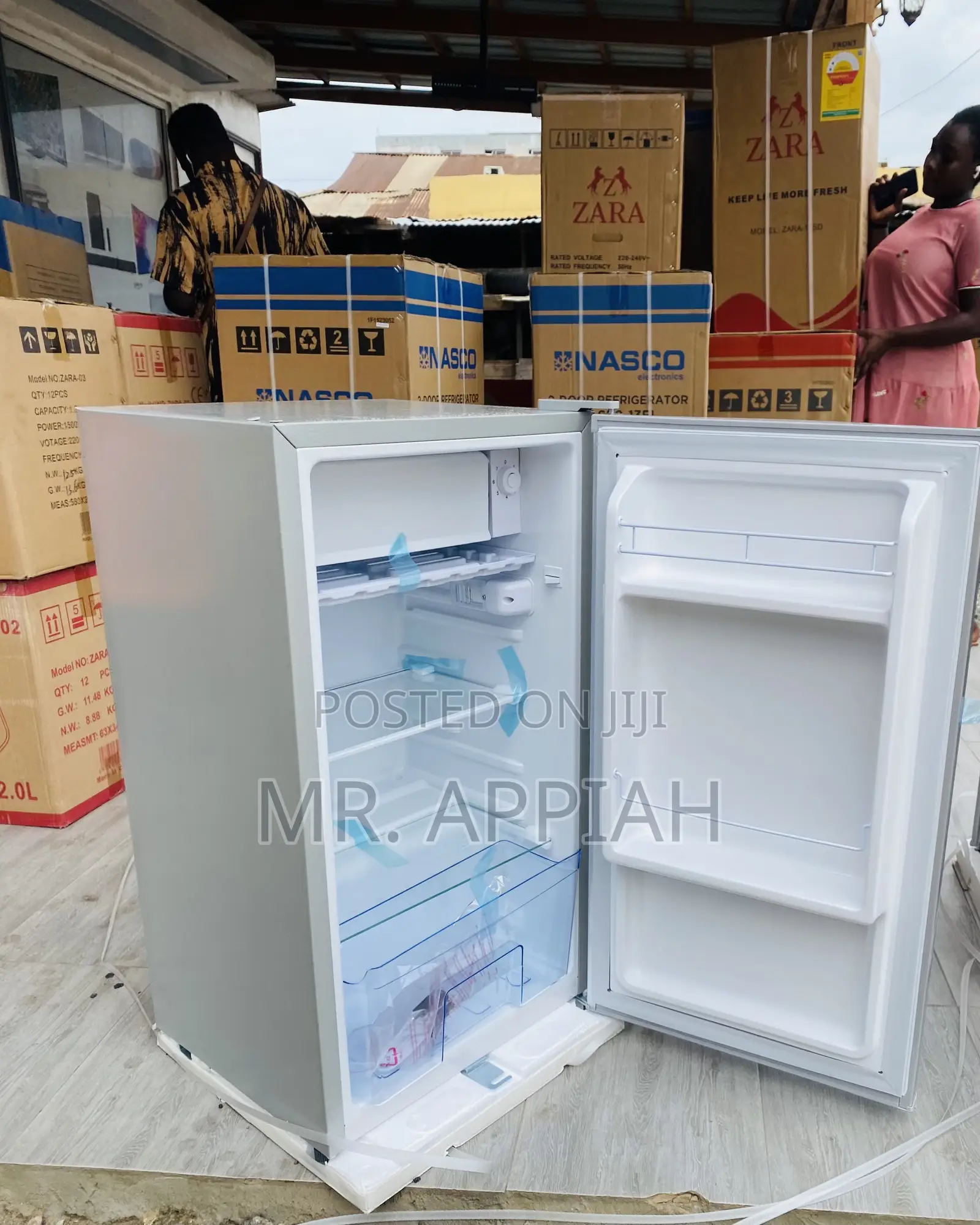 Top Choice Zara-1-11s Single Door Table Top Fridge.
