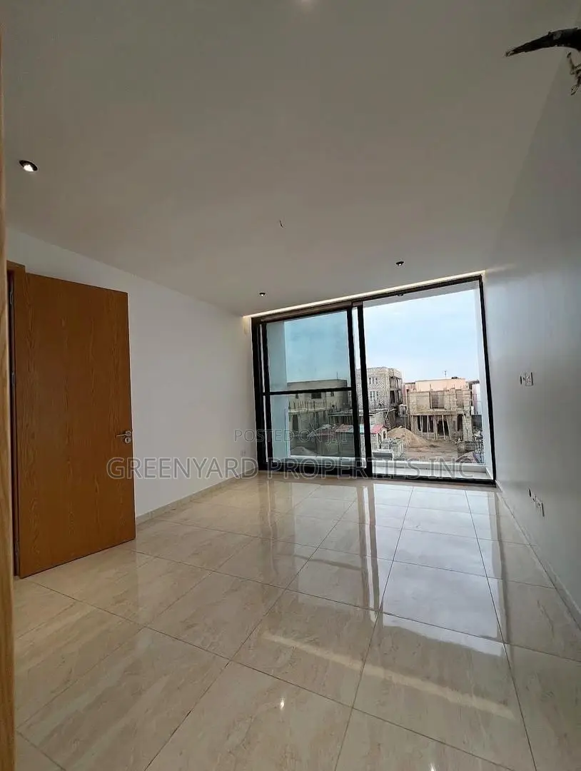 5bdrm House in East Legon Hills for sale