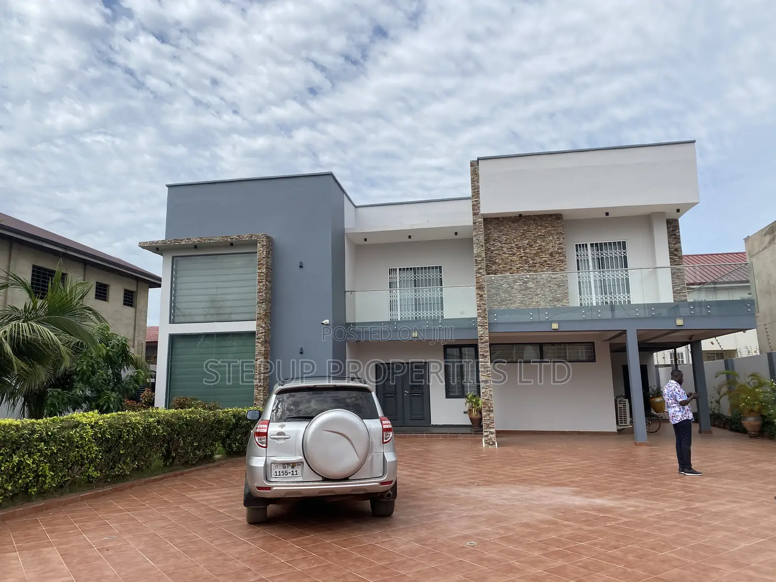 Furnished 4bdrm House in Lakeside for sale