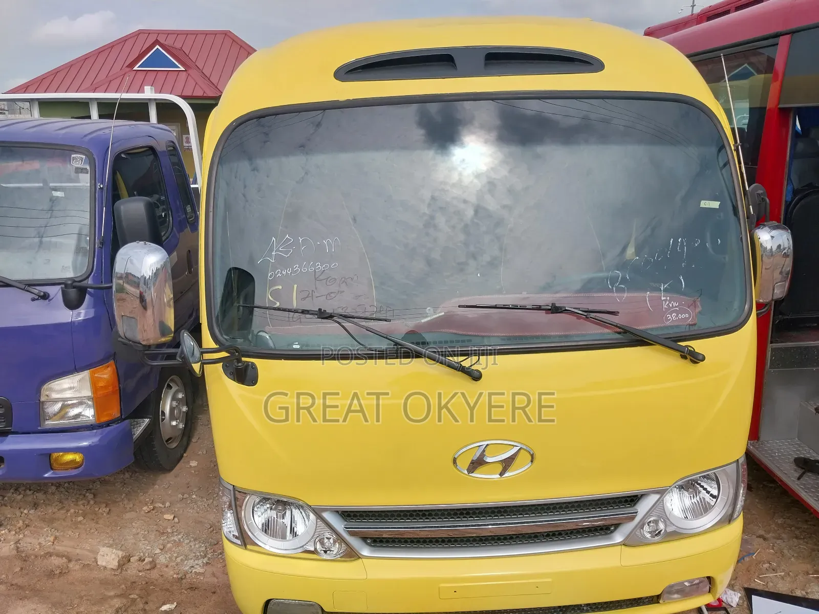 Hyundai County 2015 Yellow
