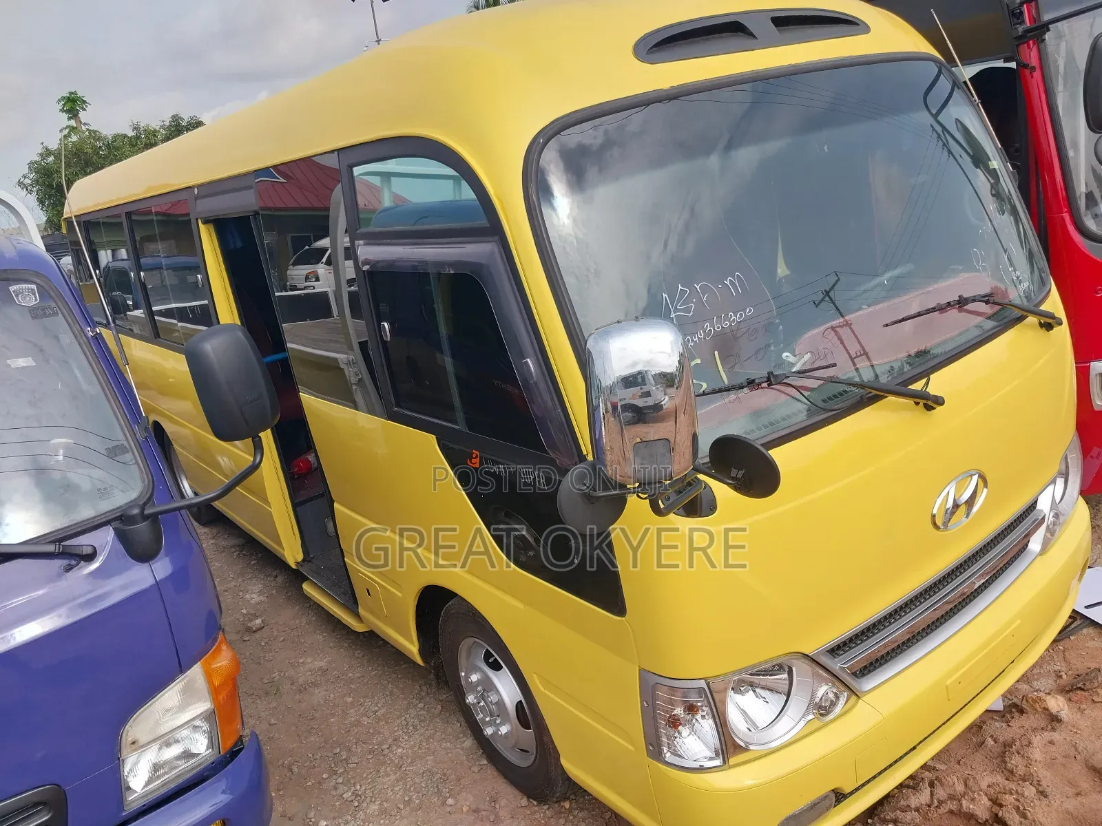 Hyundai County 2015 Yellow