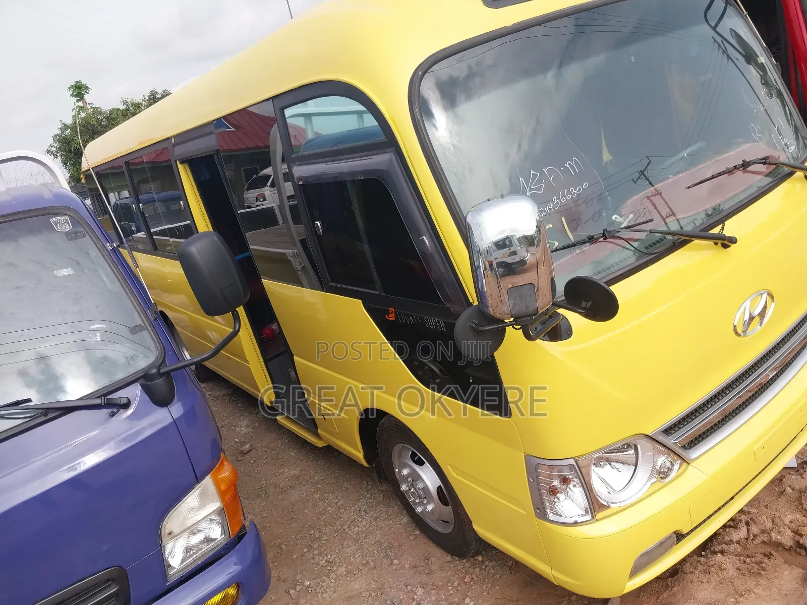 Hyundai County 2015 Yellow