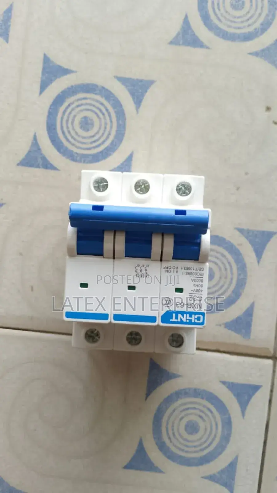 Breaker Big 3 Poles