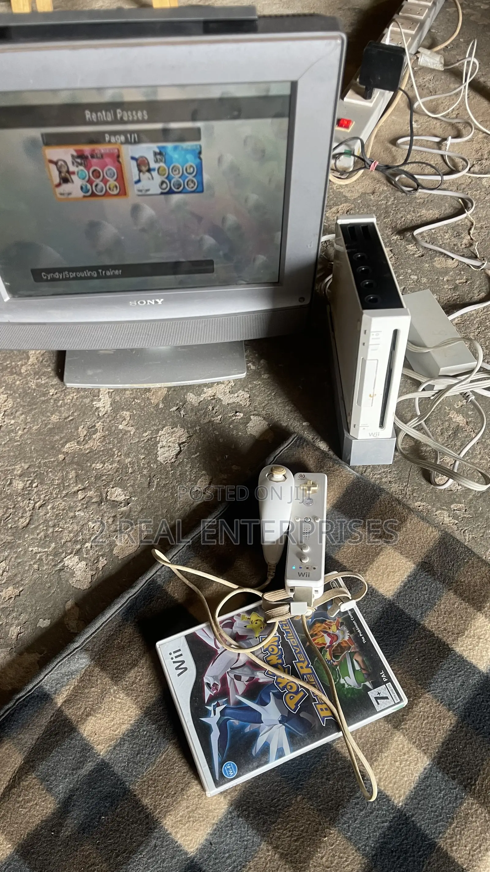 Complete Nintendo Wii Console With Pokémon Battle Game Game