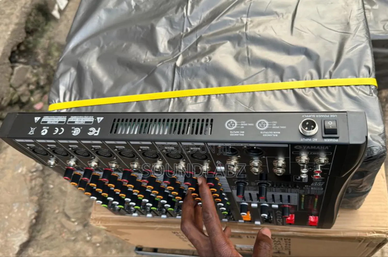 Yamaha Ax8nv3 8-channel Professional Mixer