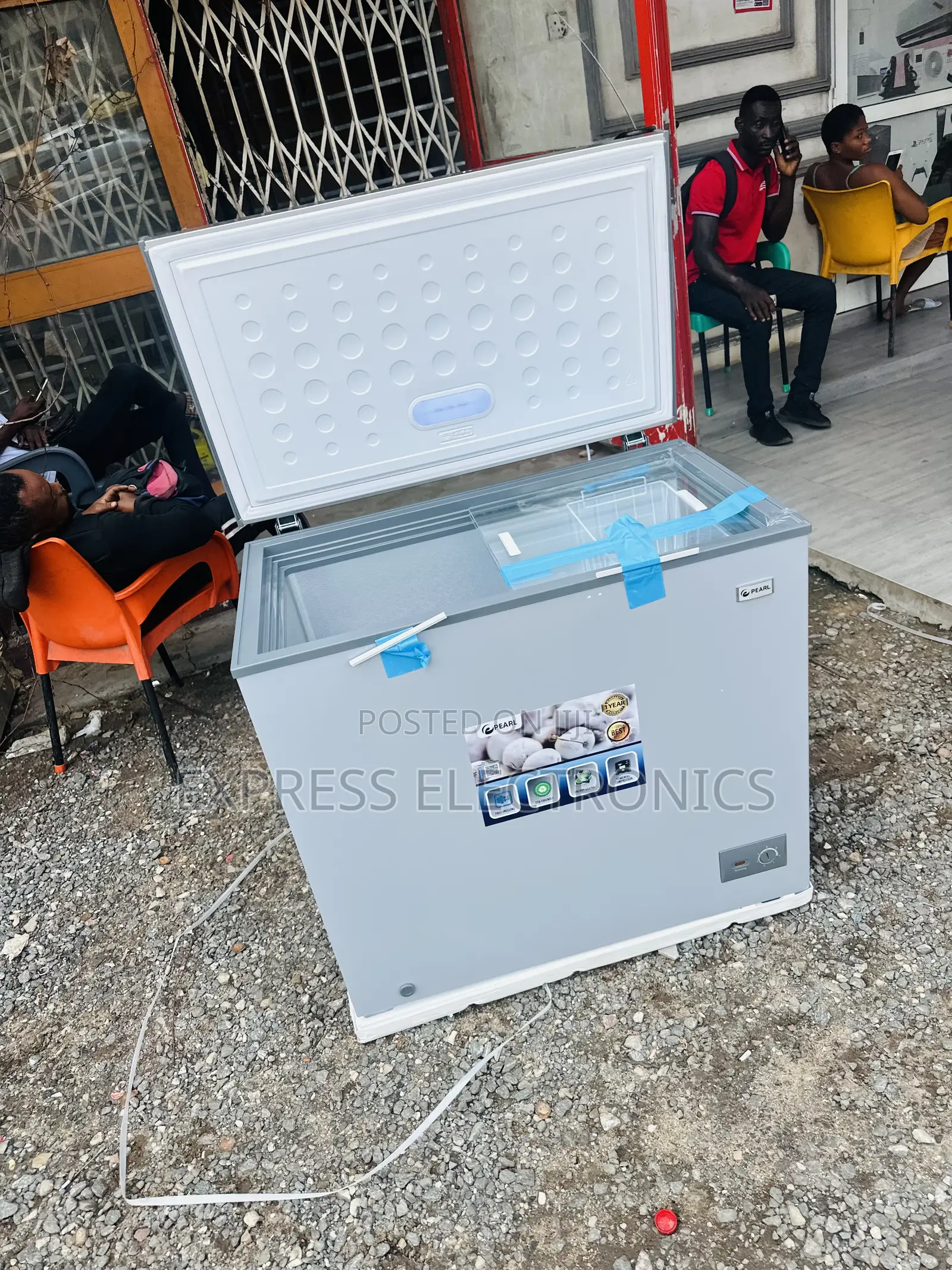 Less Expensive Chest Freezer 200l Pearl Grey Color