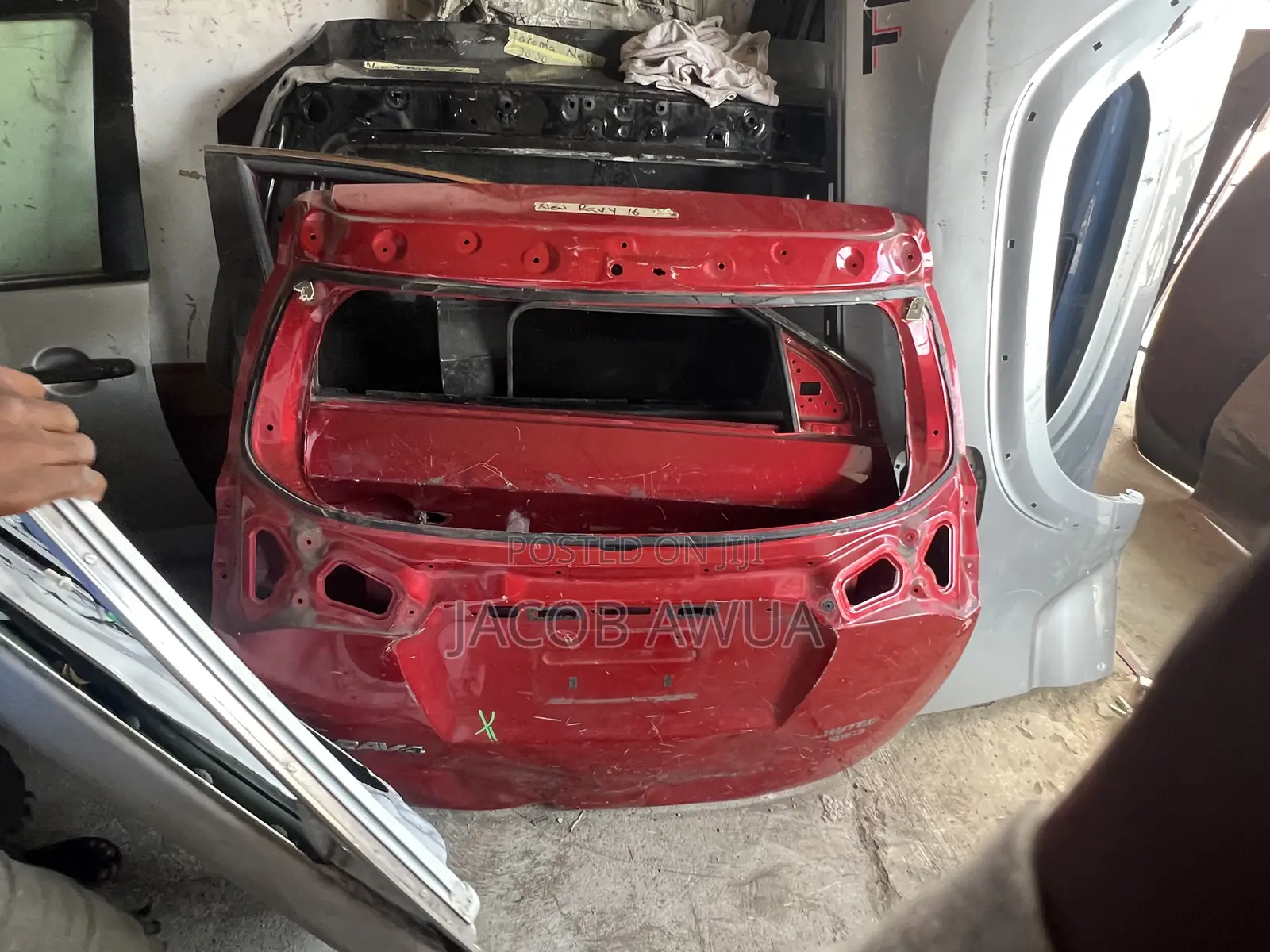 Tailgate-Toyota Rav-4 2016 Going Available