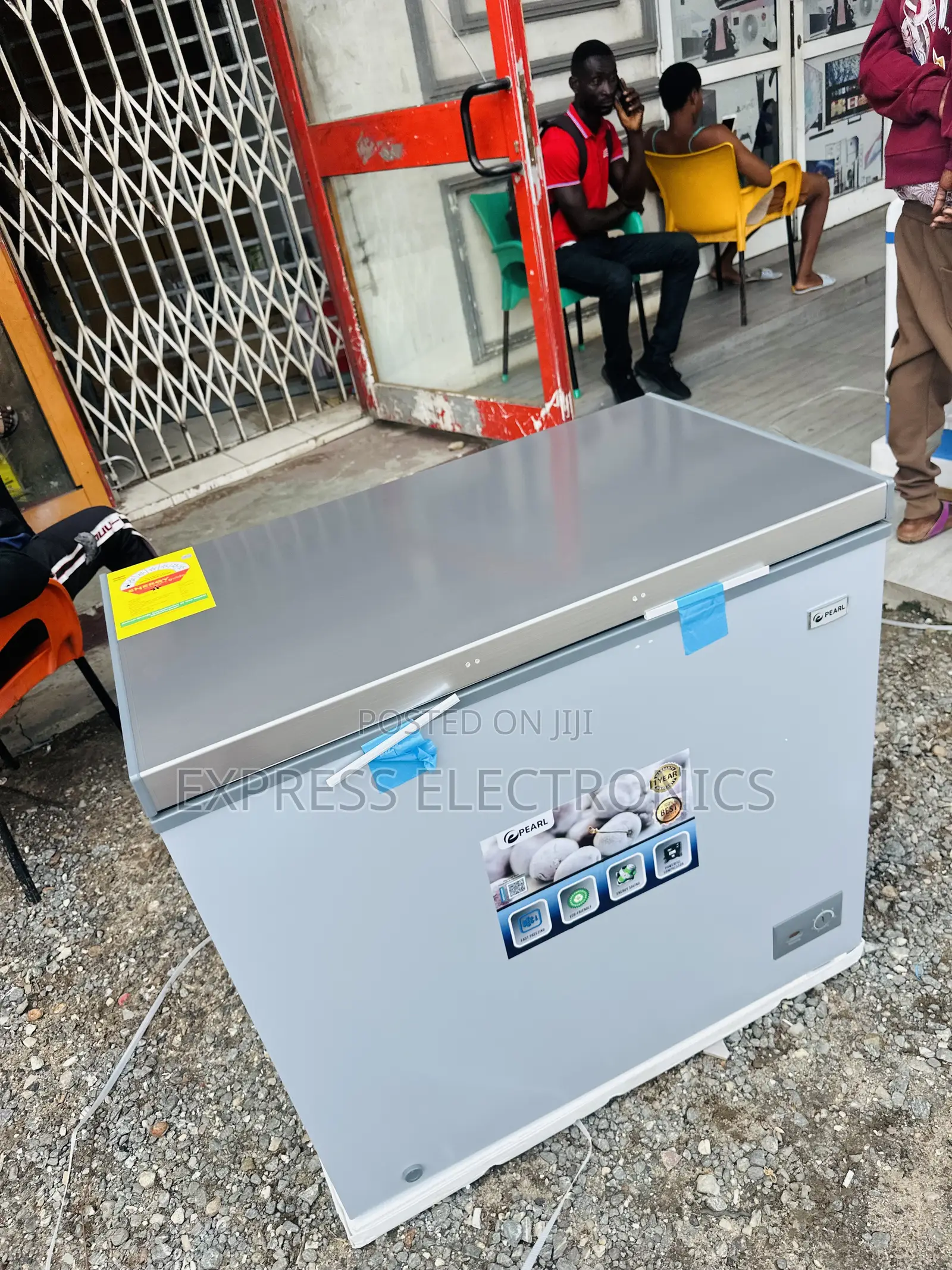 Spectacular Performance Chest Freezer 200l Pearl