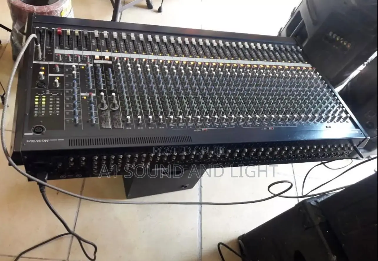 Yamaha 32 Channels Analog Mixer [Mg32/14fx]