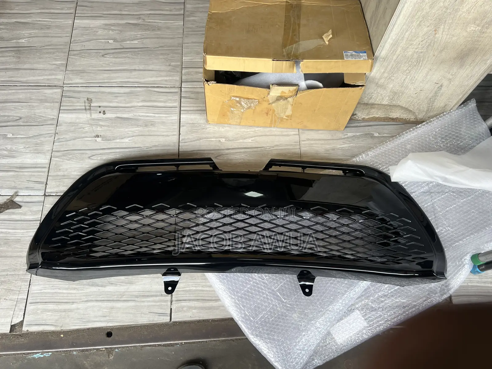 Toyota Corolla 2018 Down Grille Available