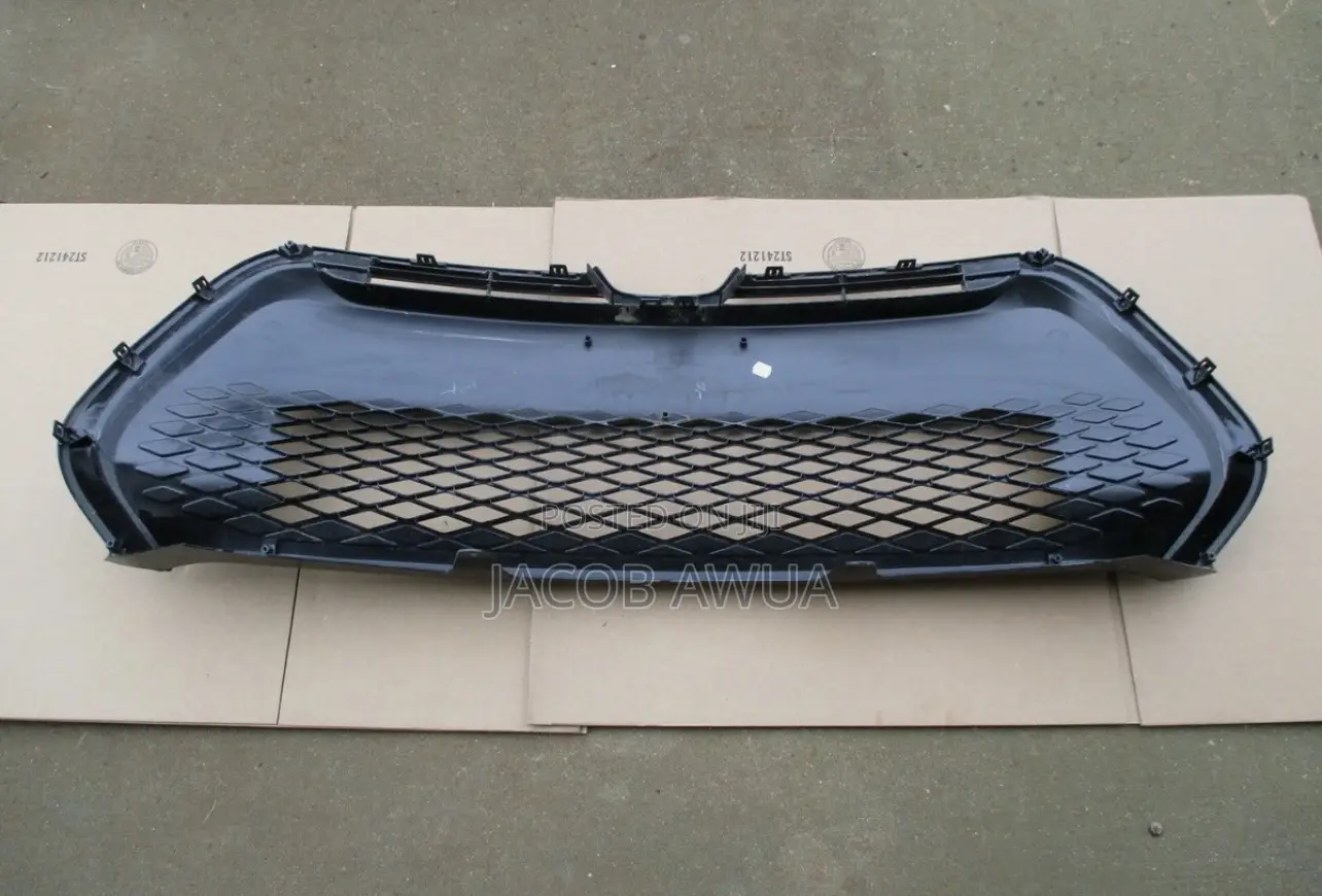 Toyota Corolla 2018 Down Grille Available