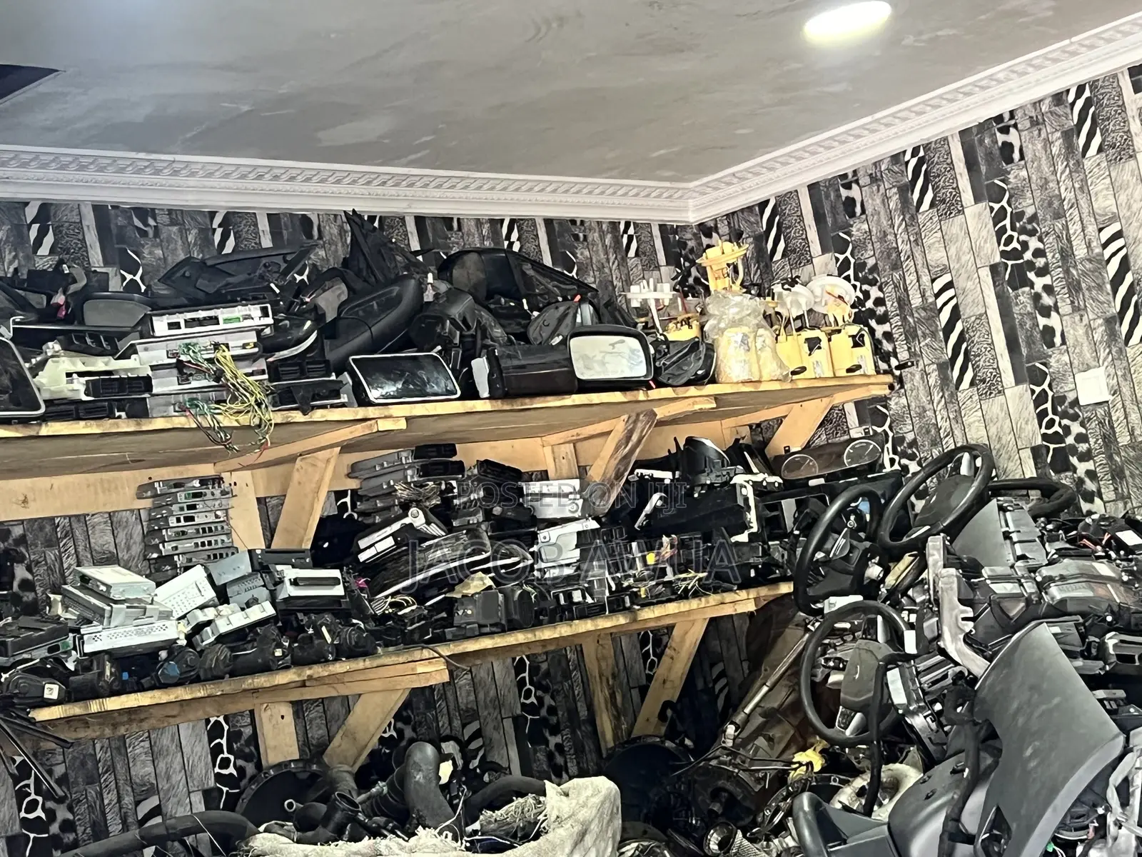 Land Rover Range Headlight and Parts Available