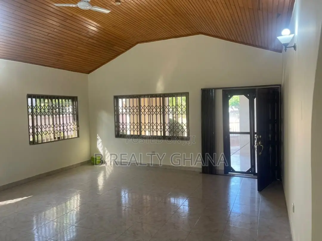 3bdrm House in Regimaneul Grey, Spintex for rent