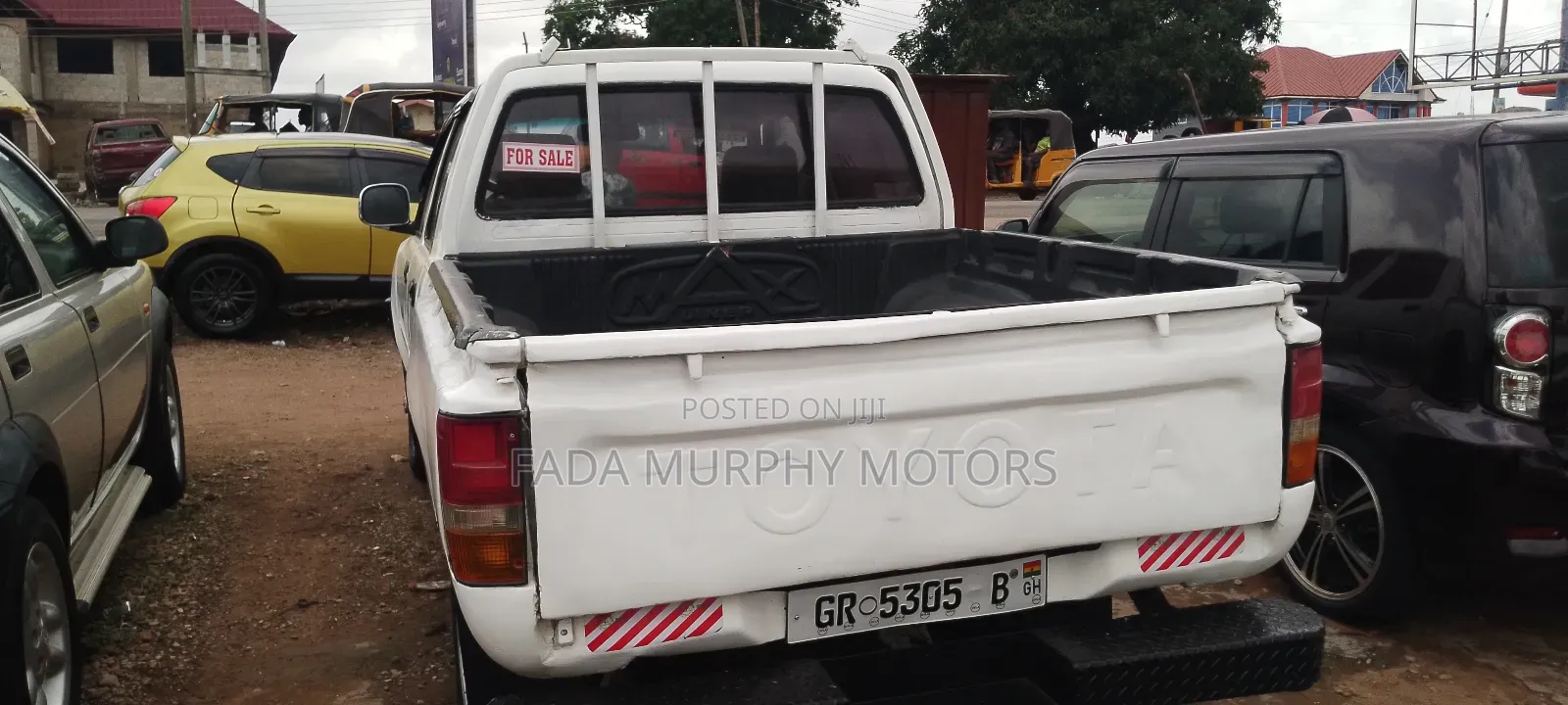 Toyota Hilux 1988 White