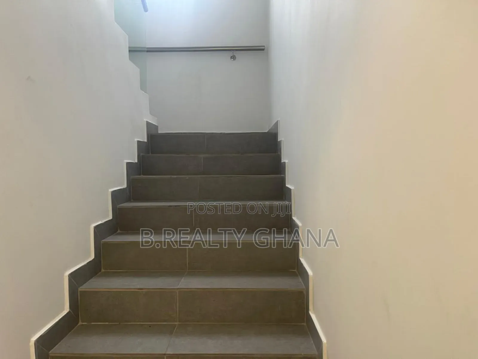 4bdrm House in Airport Residential for rent