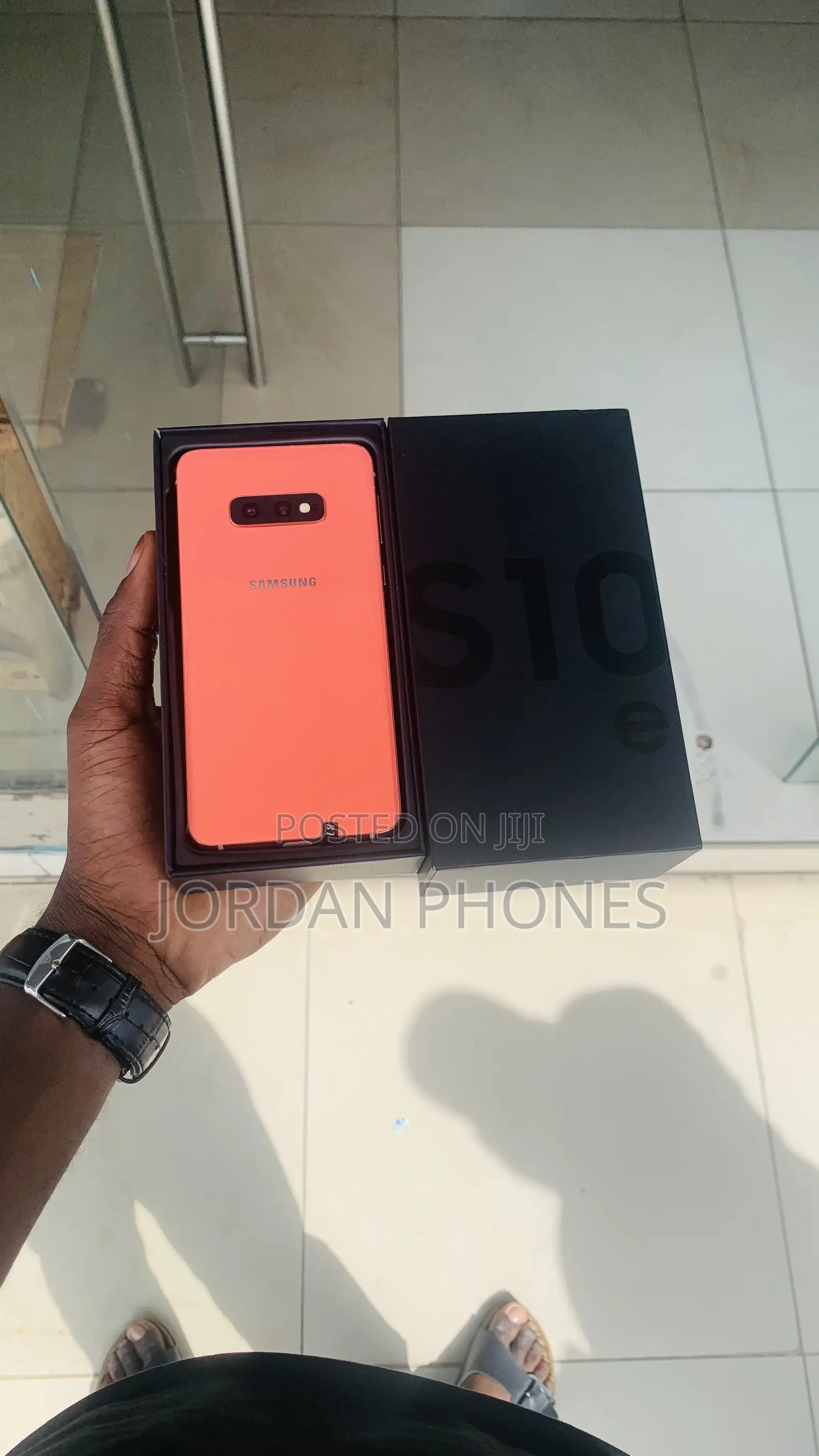 New Samsung Galaxy S10e 128 GB Orange