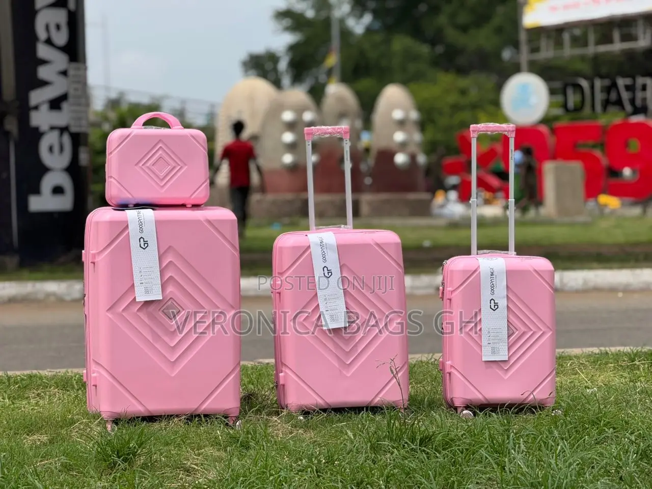 Pp High Quality Luxury Hard Four Pieces Luggage