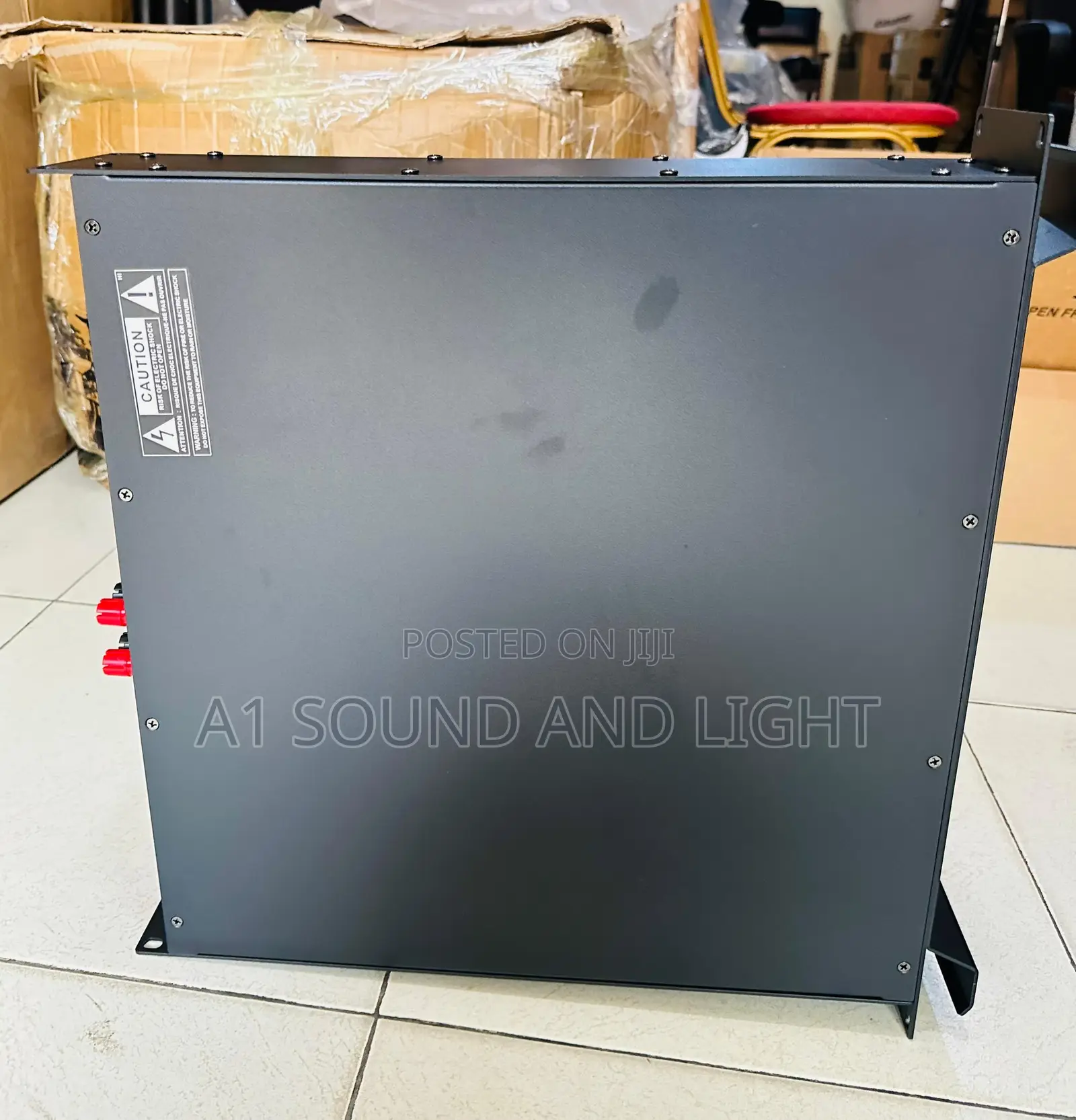 Max [Mx1000] 2-Channels Power Amplifier
