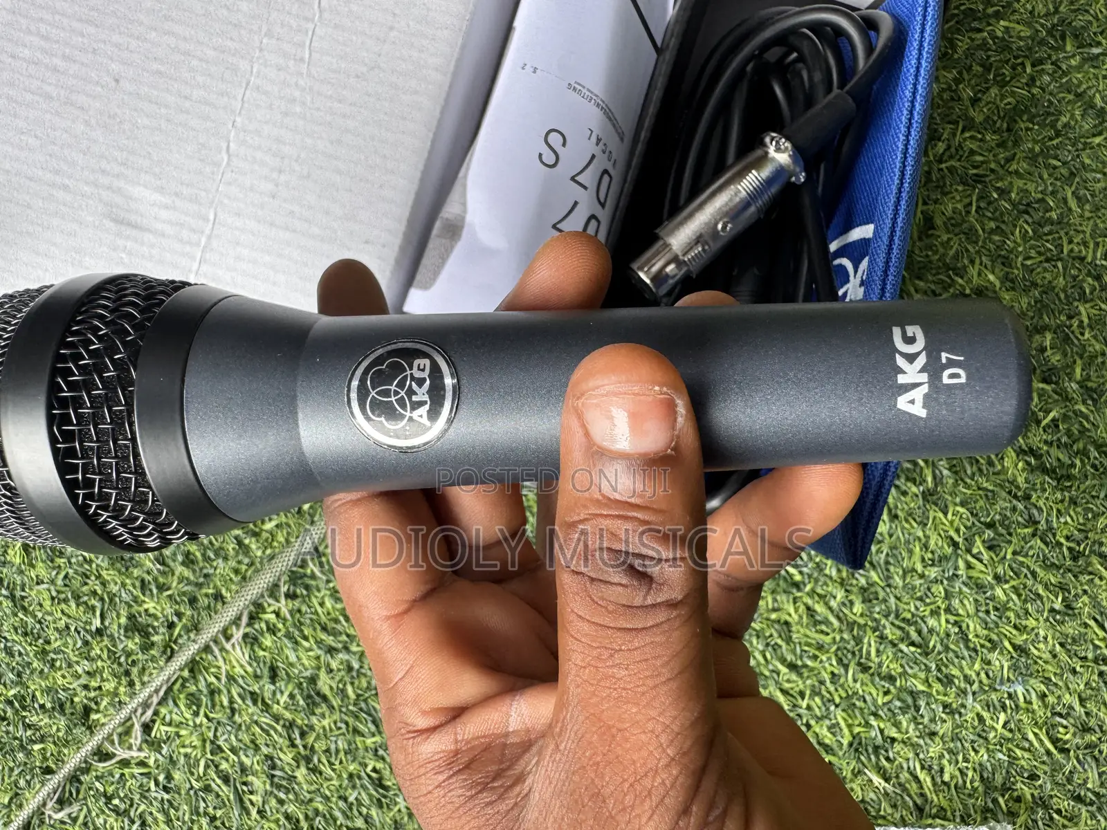 Akg-D7 Cord Microphone