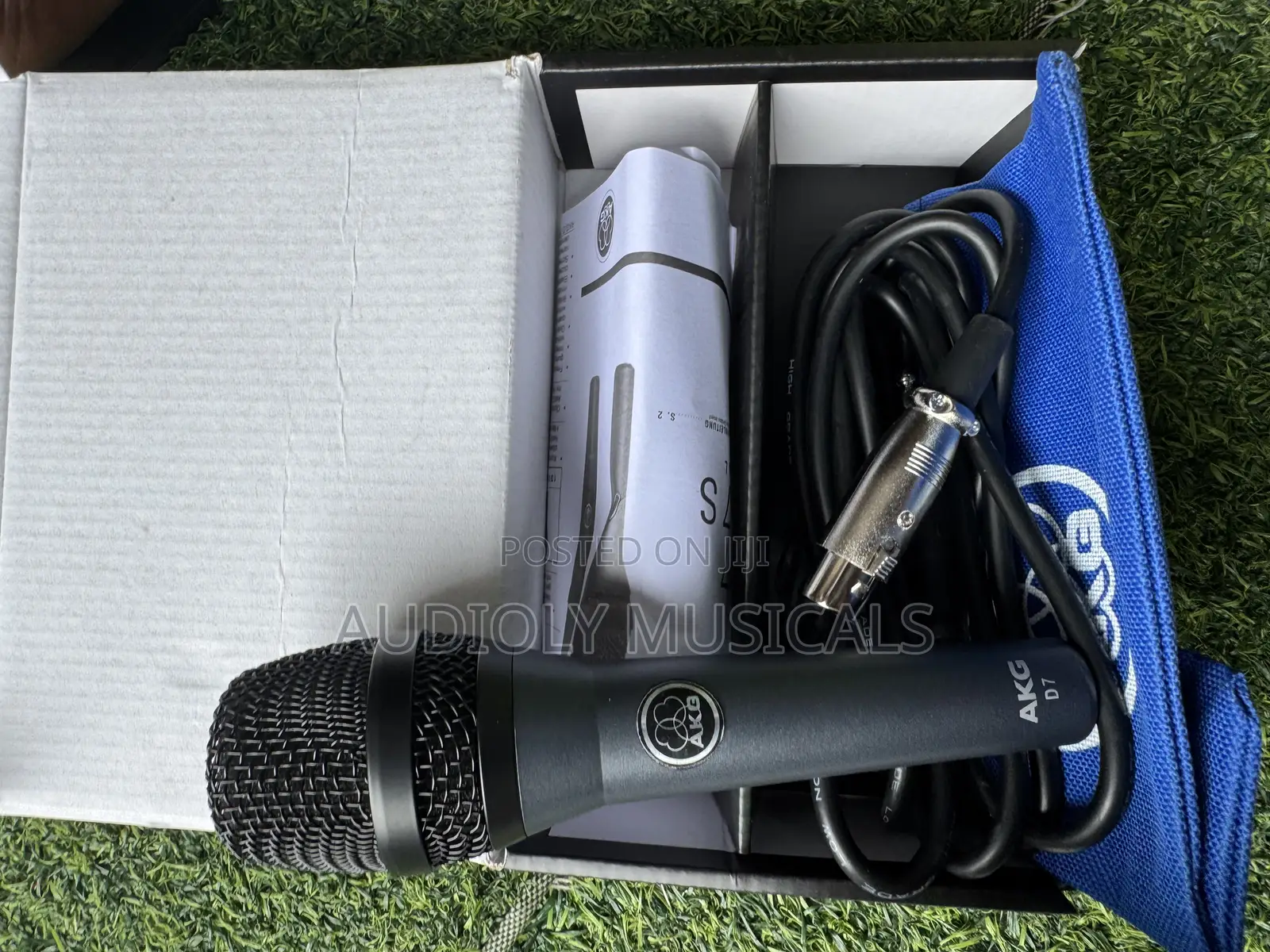 Akg-D7 Cord Microphone