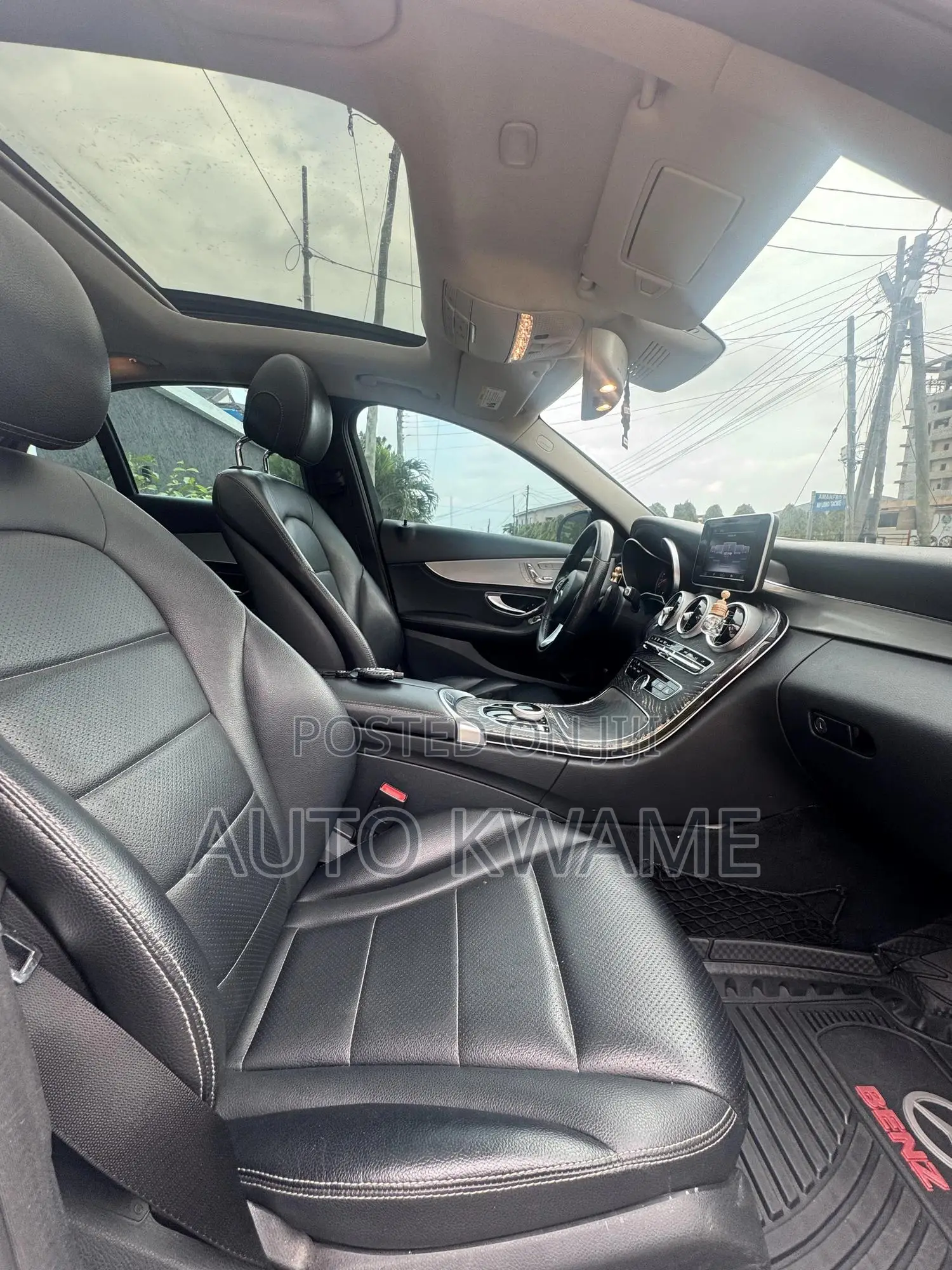 Mercedes-Benz C300 Luxury Sedan RWD (2.0L 4cyl 7A) 2016 White