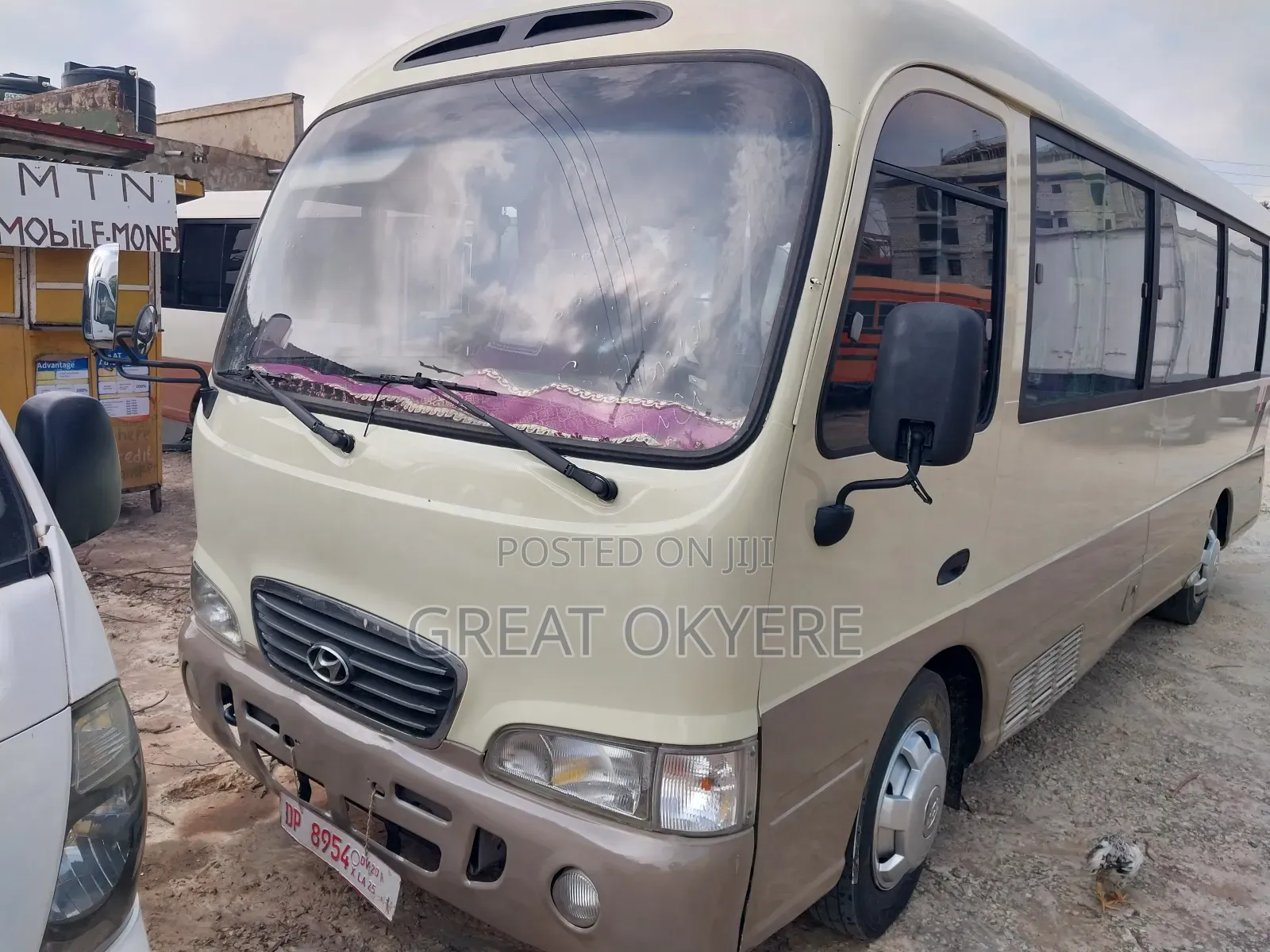 Hyundai County 2012 Beige