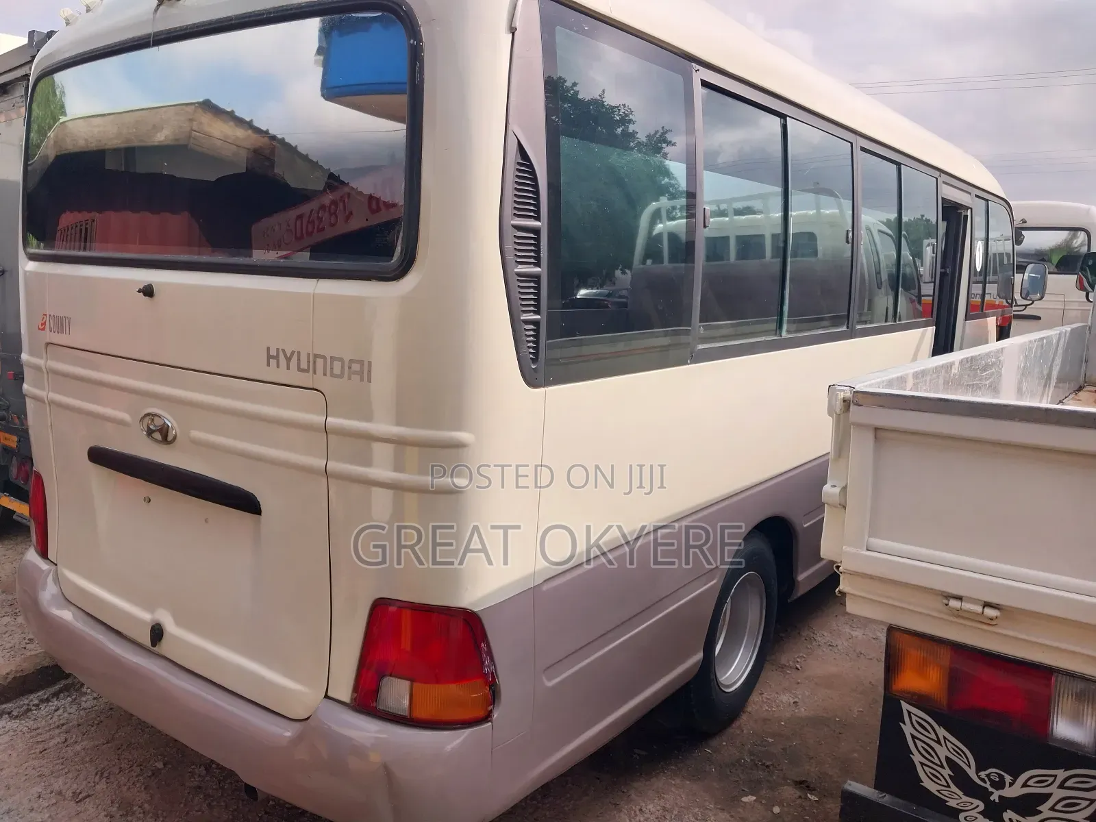 Hyundai County 2012 Beige
