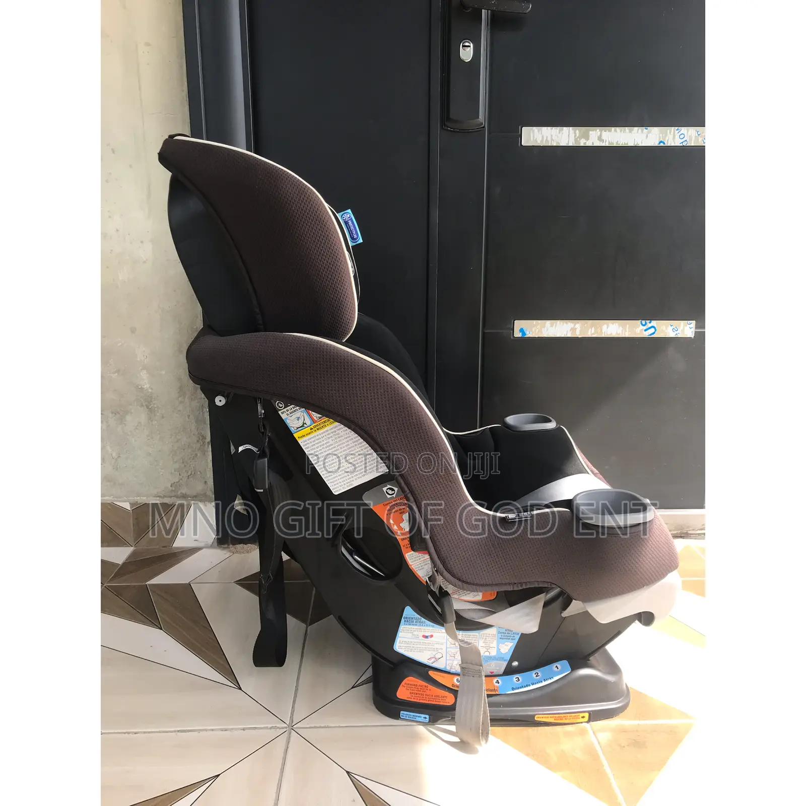 Graco Extend2fit Convertible Car Seat Forward Rear-Facing