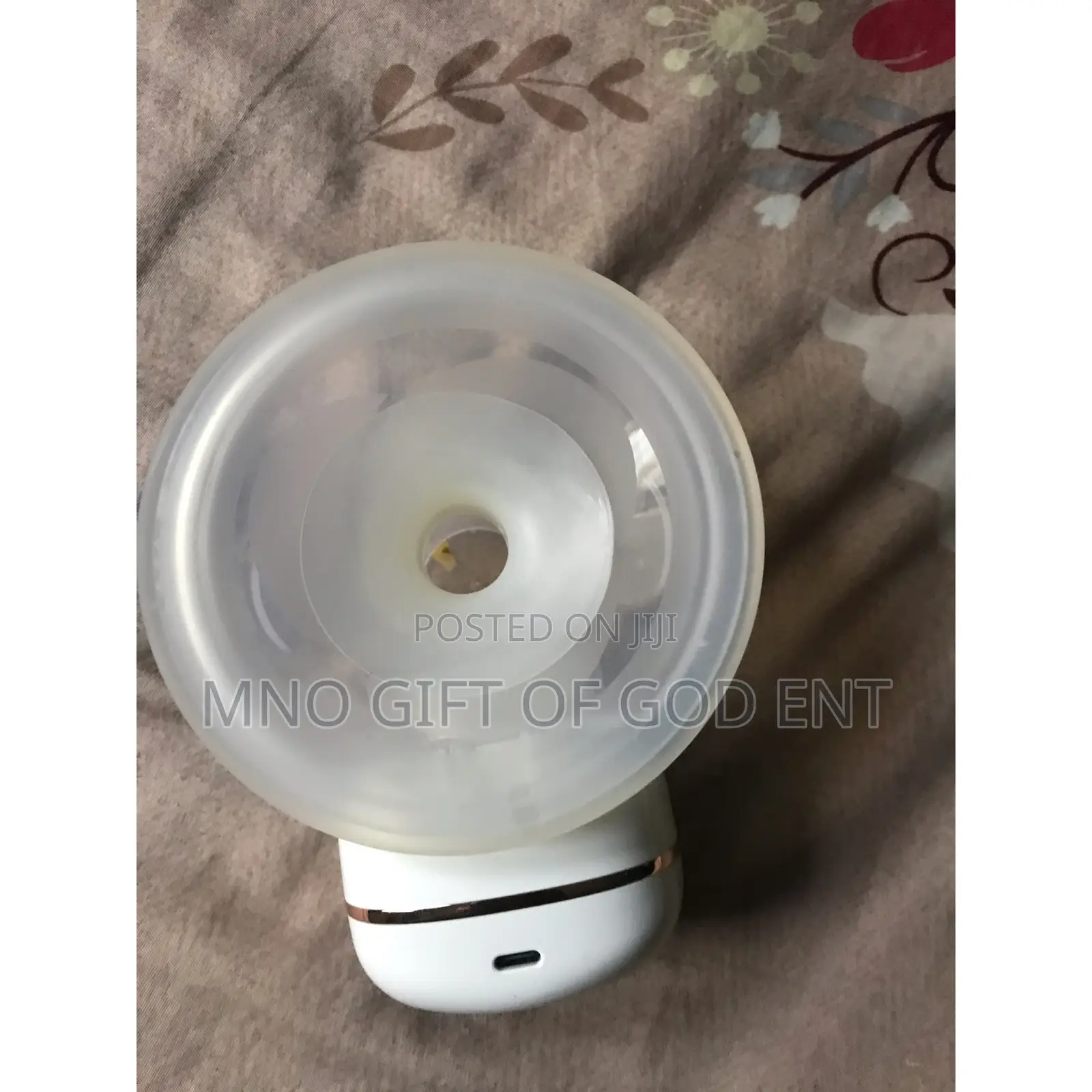 Wearable Electric Suction Hands Free Breast Pump From U.S.