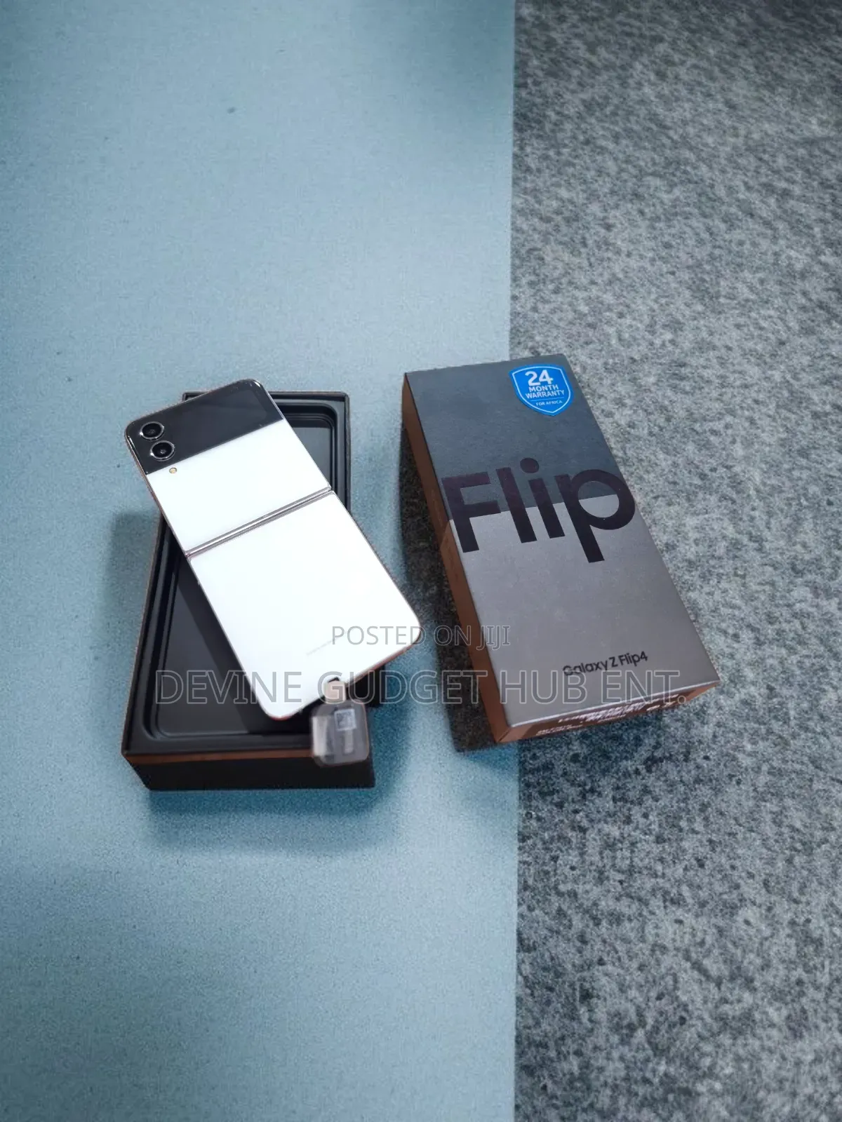 New Samsung Galaxy Z Flip4 256 GB White