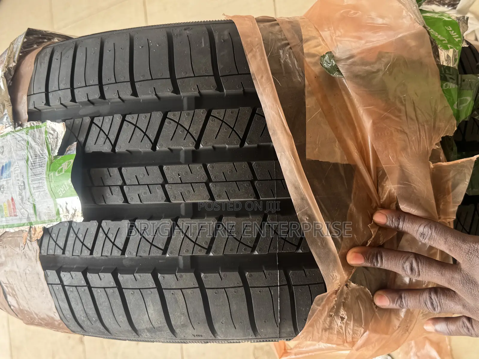 275/40r22 for Range Rover