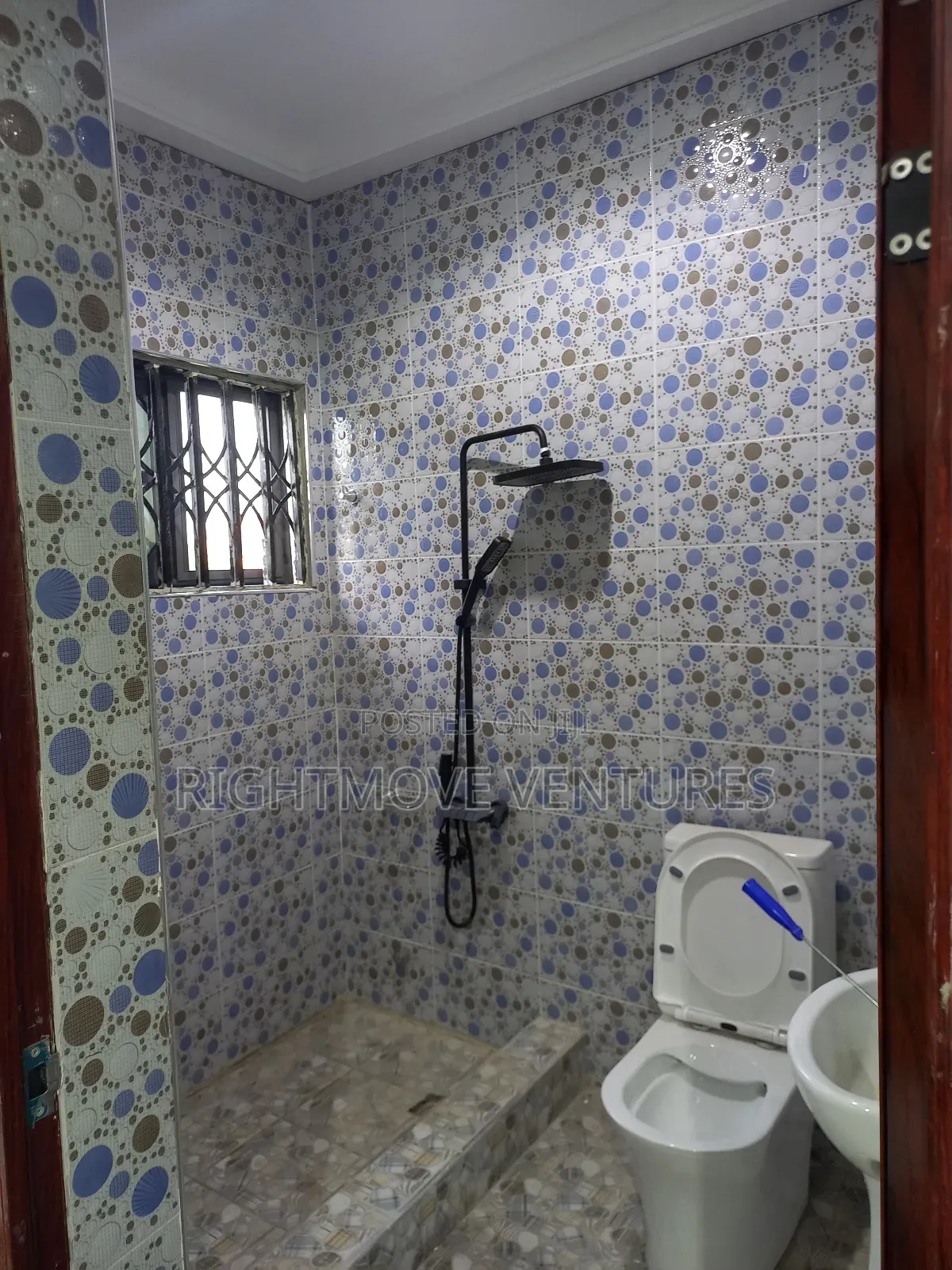 6bdrm Duplex in Takoradi for rent