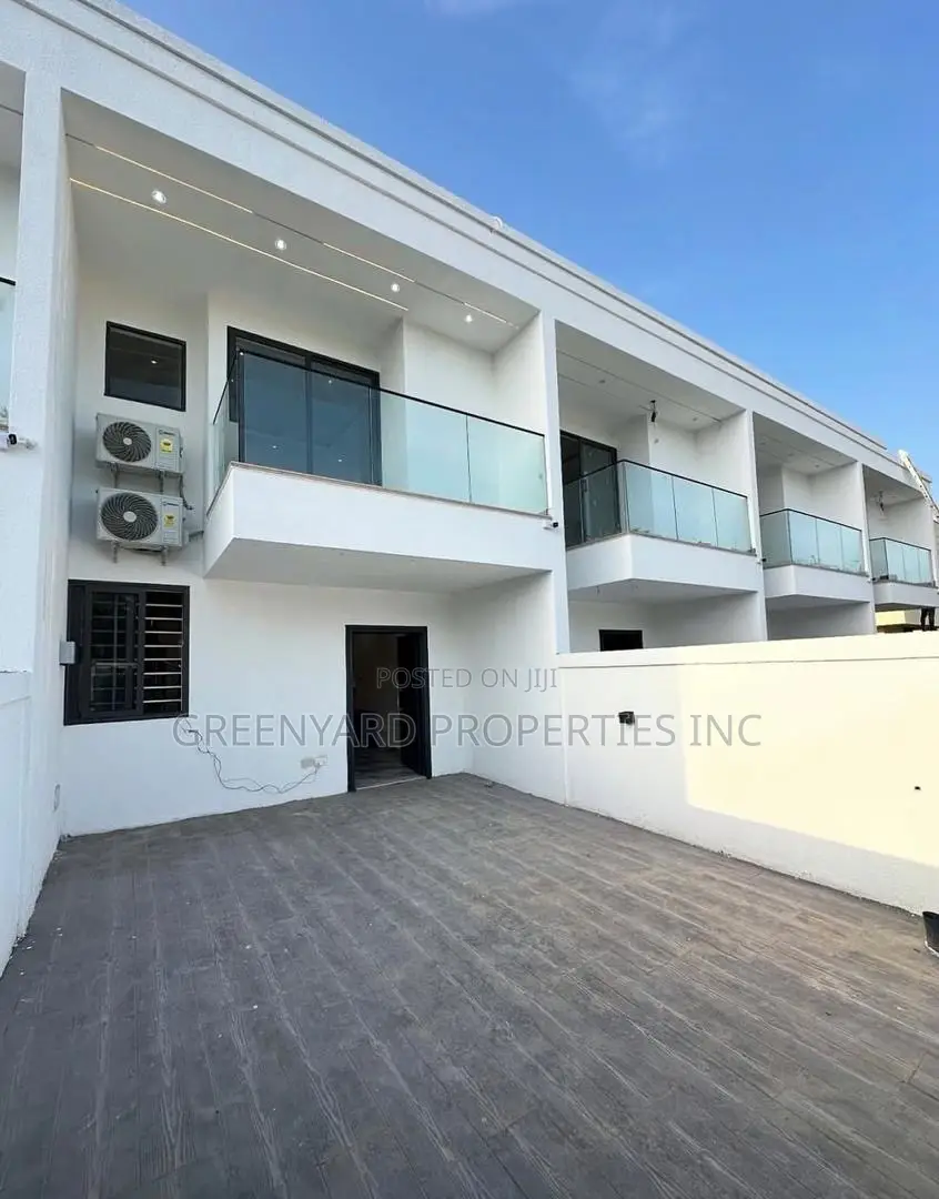 2bdrm Townhouse/Terrace in Botwe for sale