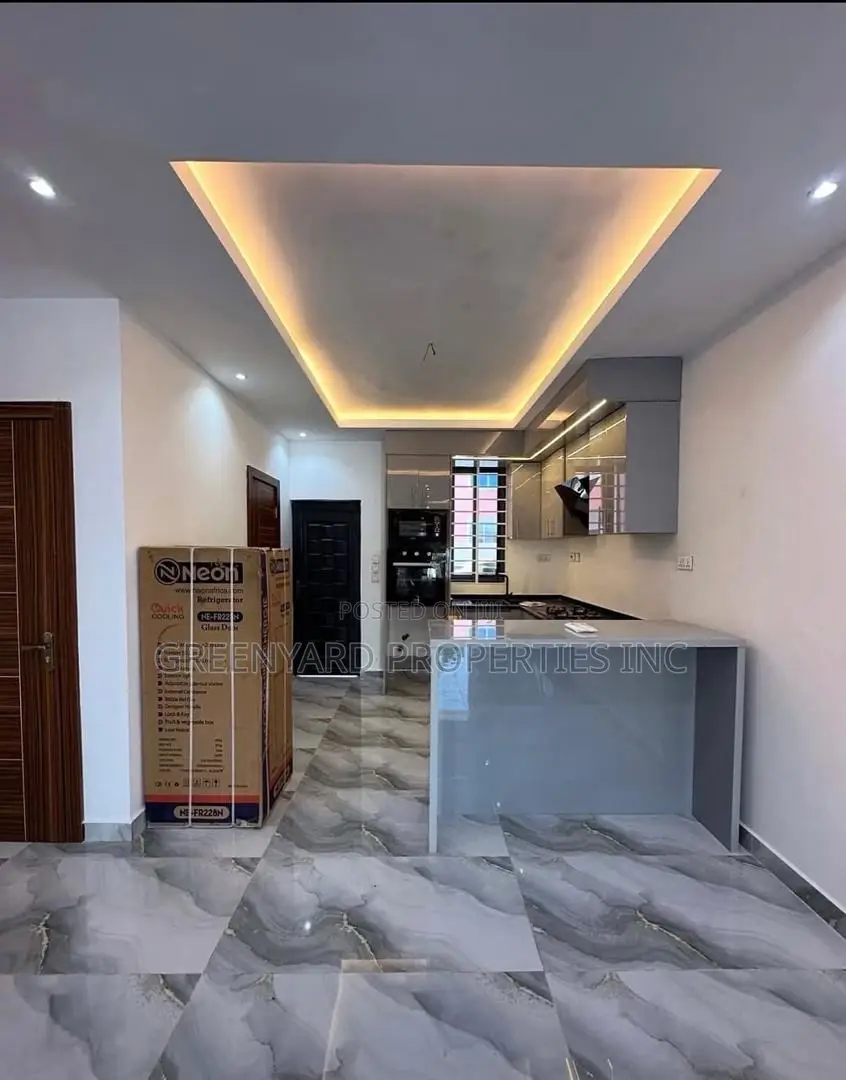 2bdrm Townhouse/Terrace in Botwe for sale