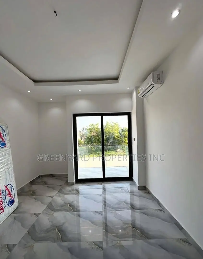 2bdrm Townhouse/Terrace in Botwe for sale