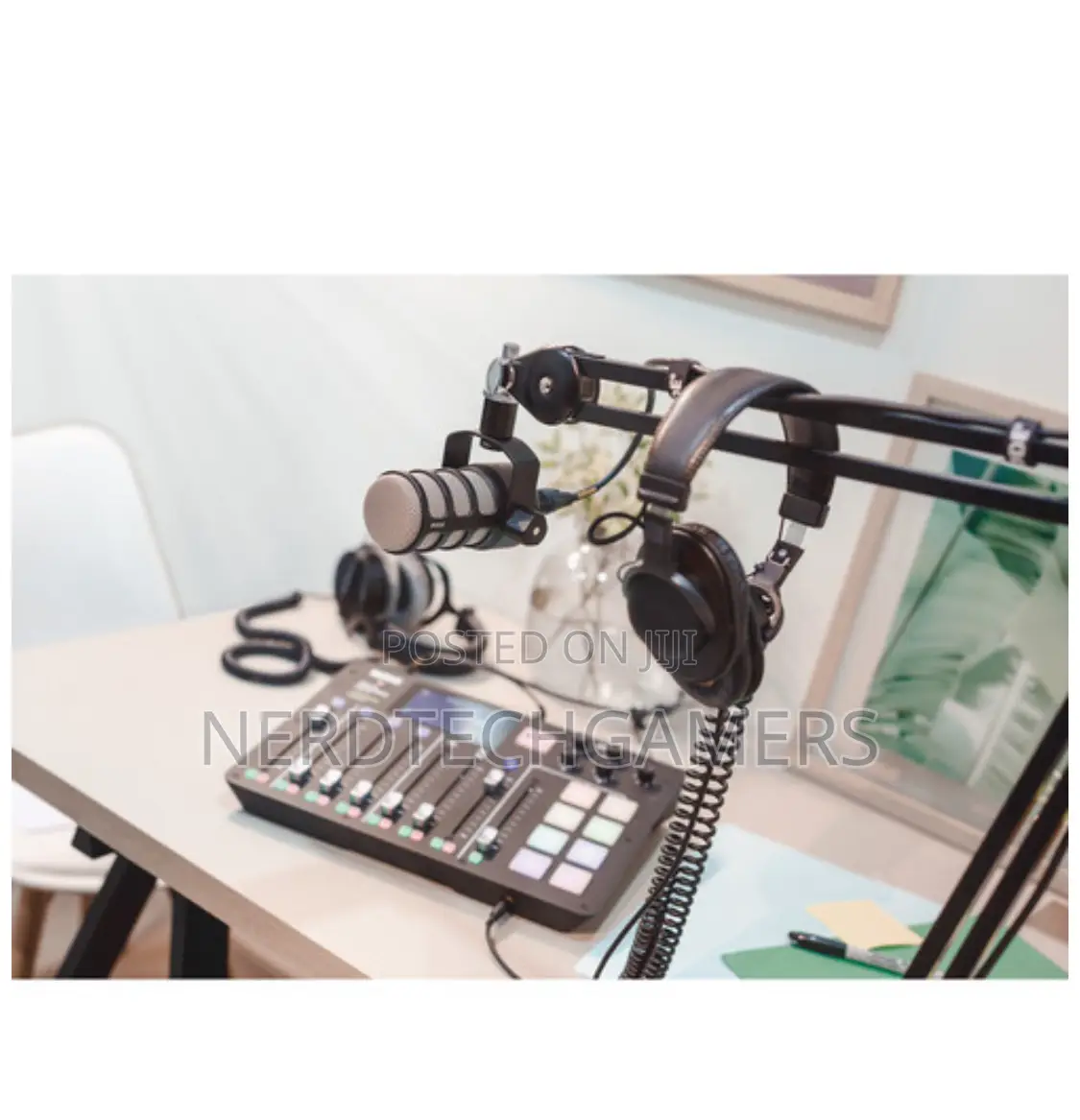 Rode Podmic Dynamic Podcasting Microphone (Black)